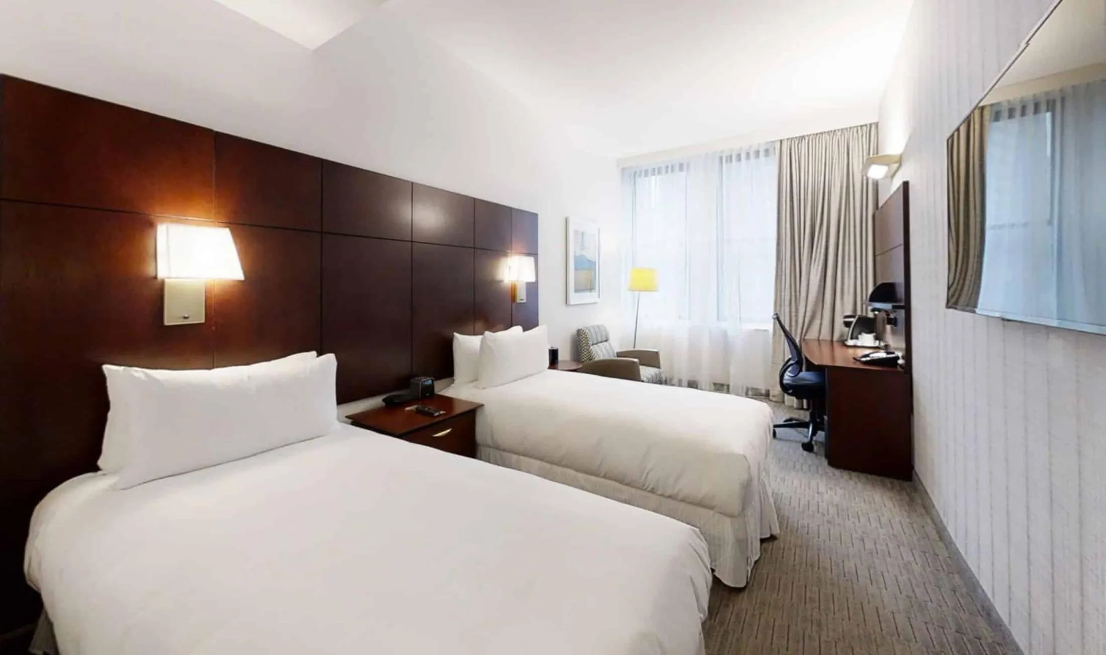 Bedroom, Bed in River Hotel