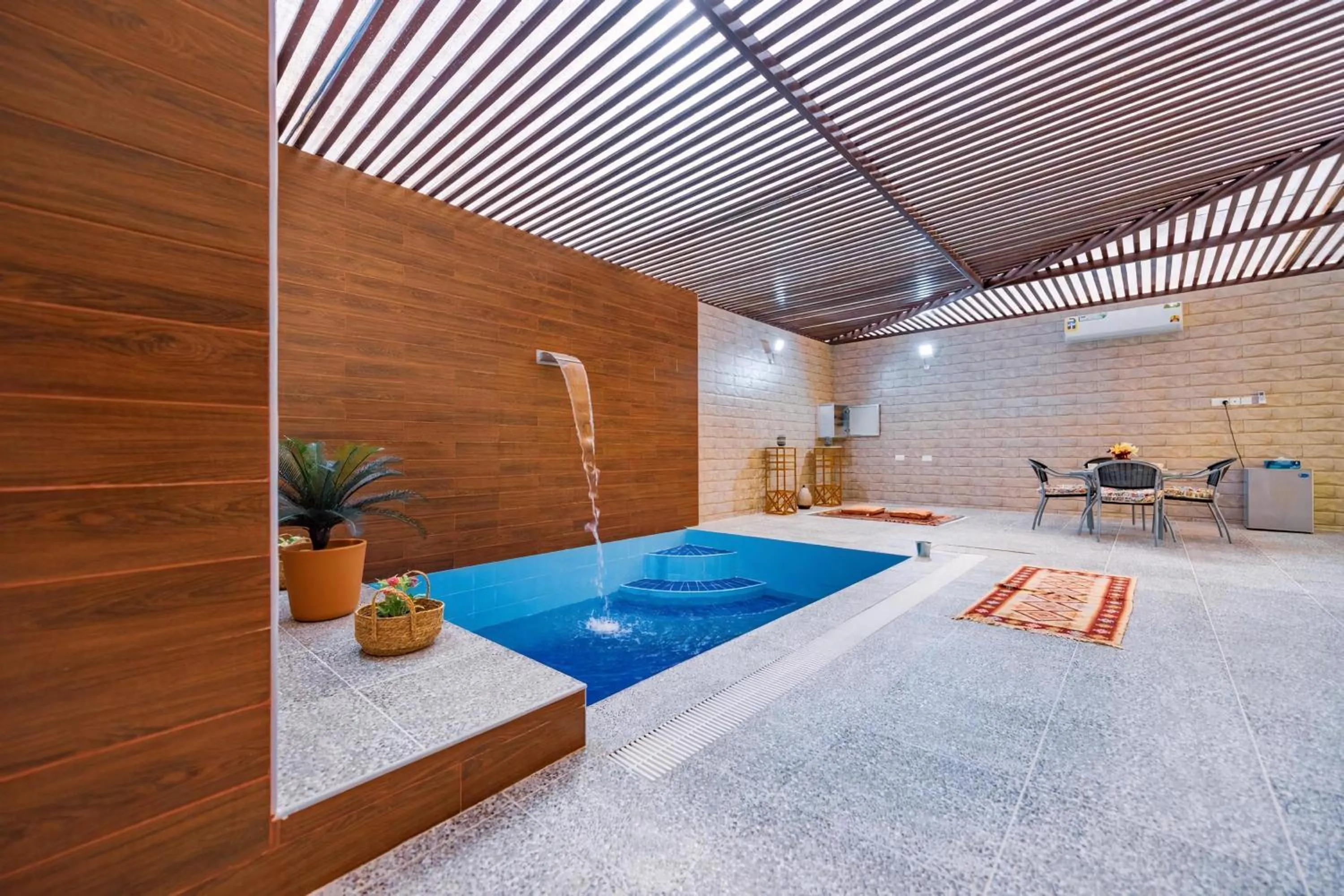 Swimming pool in Oriental Nights Rest House