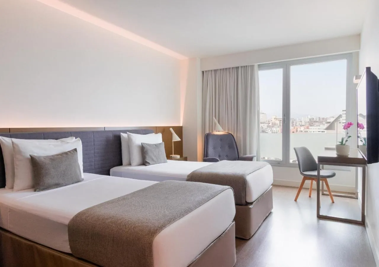 Photo of the whole room, Bed in Dazzler by Wyndham Lima San Isidro