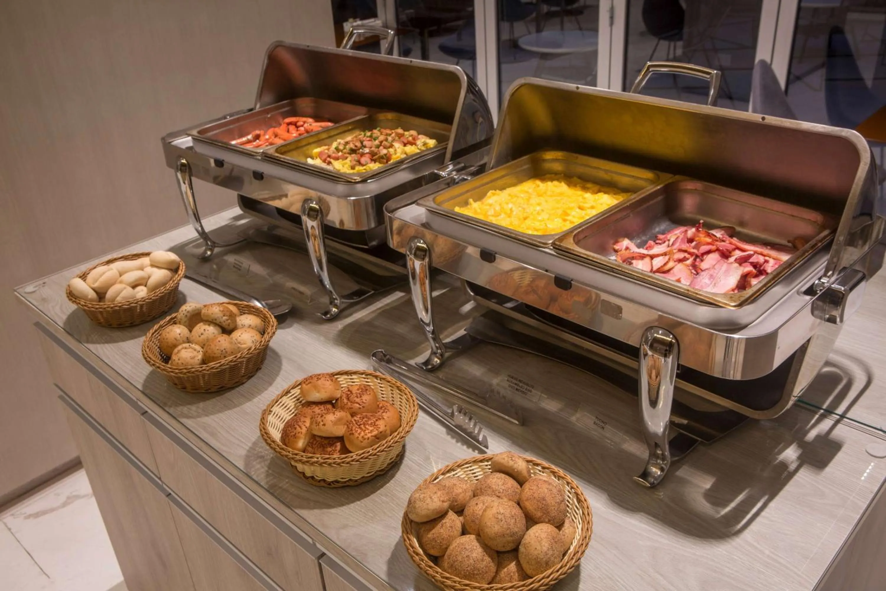 Restaurant/places to eat in Dazzler by Wyndham Lima San Isidro