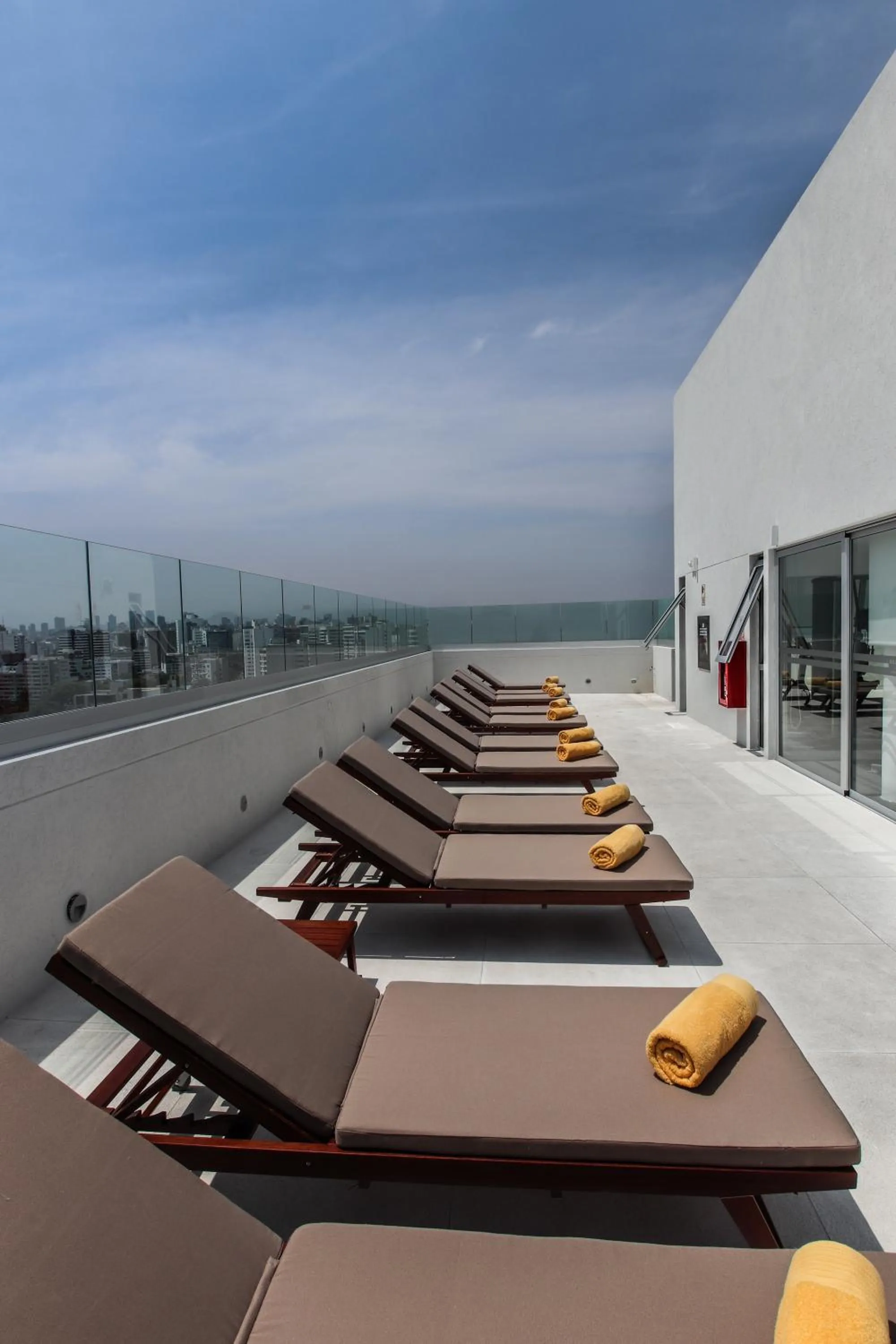 Swimming pool in Dazzler by Wyndham Lima San Isidro