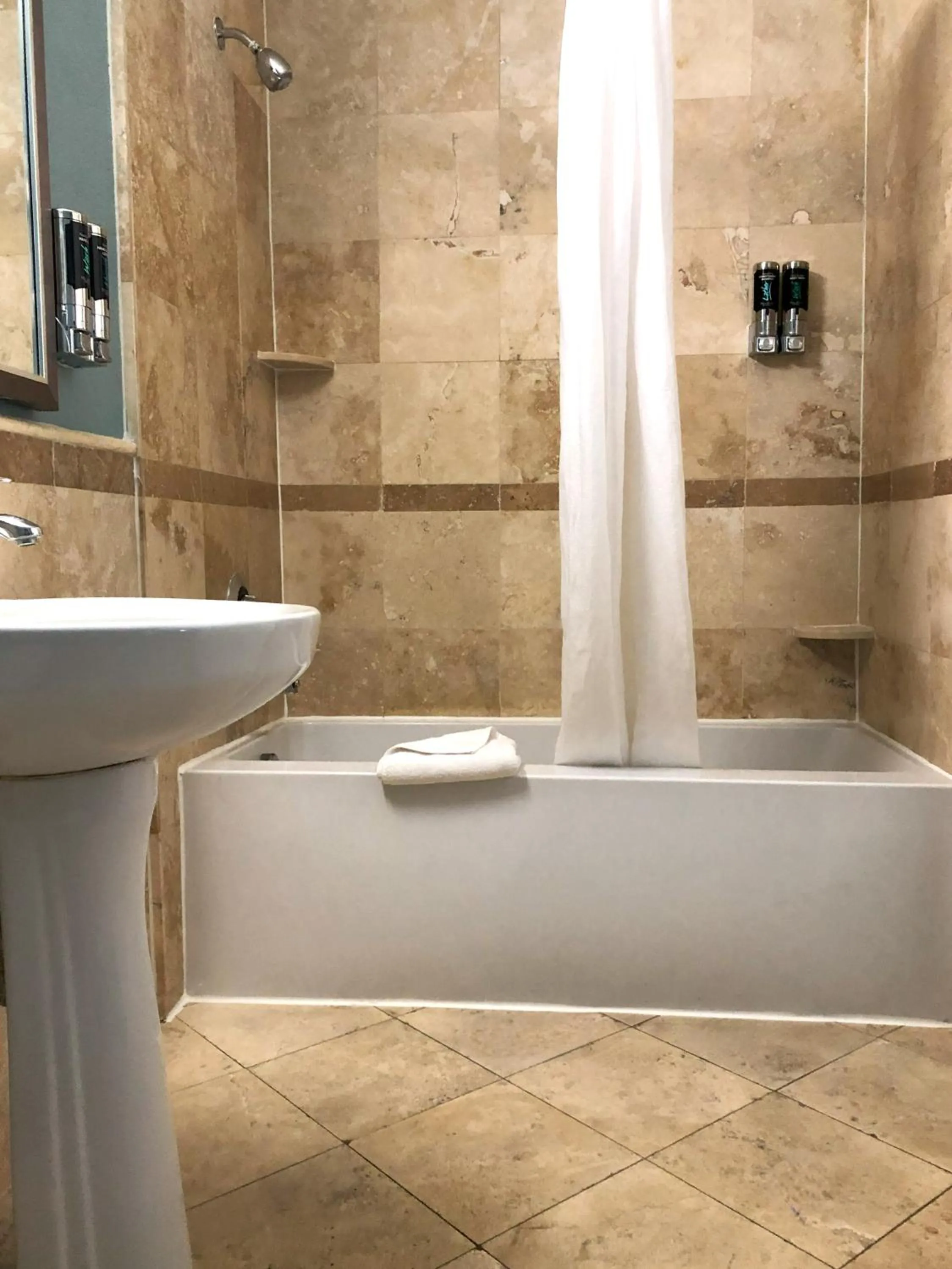 Bathroom in Porto Vista Hotel In Little Italy