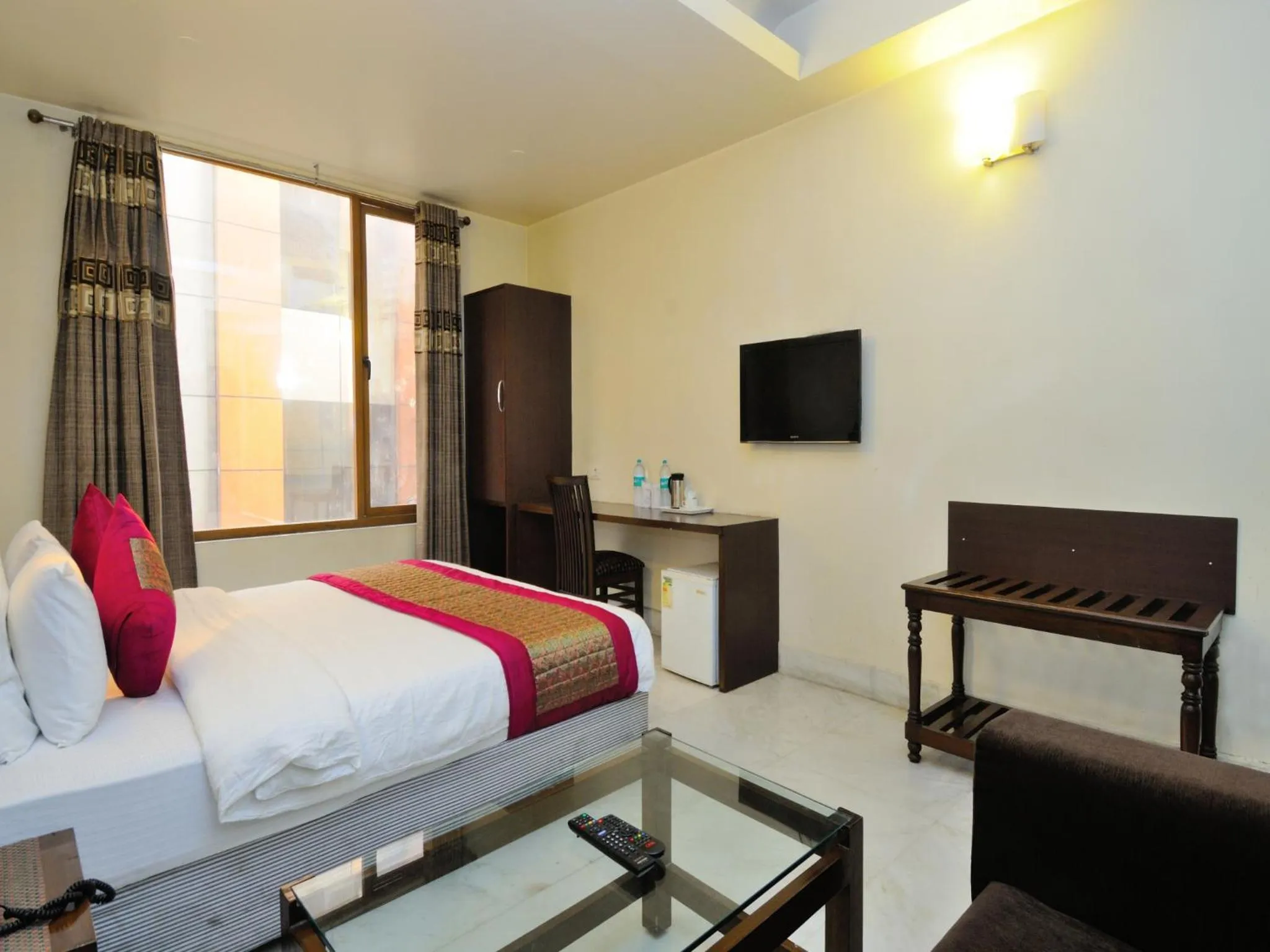 Bedroom, Bed in Hotel Shanti Villa- New Delhi Railway Station