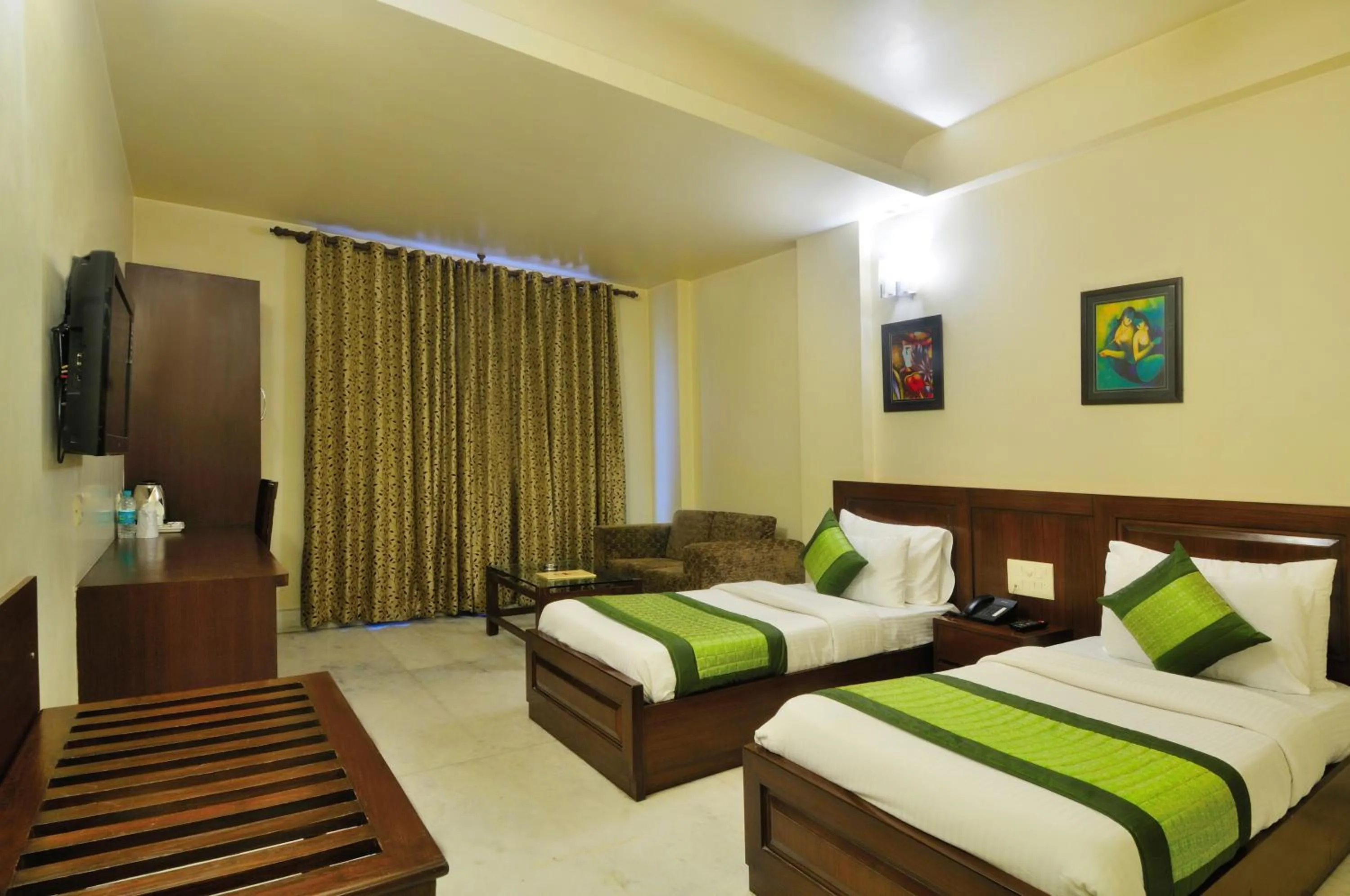 Bedroom, Bed in Hotel Shanti Villa- New Delhi Railway Station