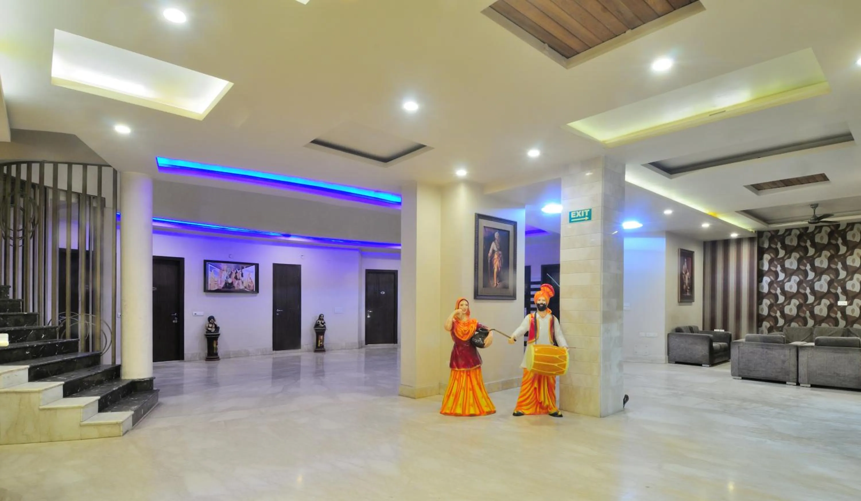 Lobby or reception in Hotel Shanti Villa- New Delhi Railway Station