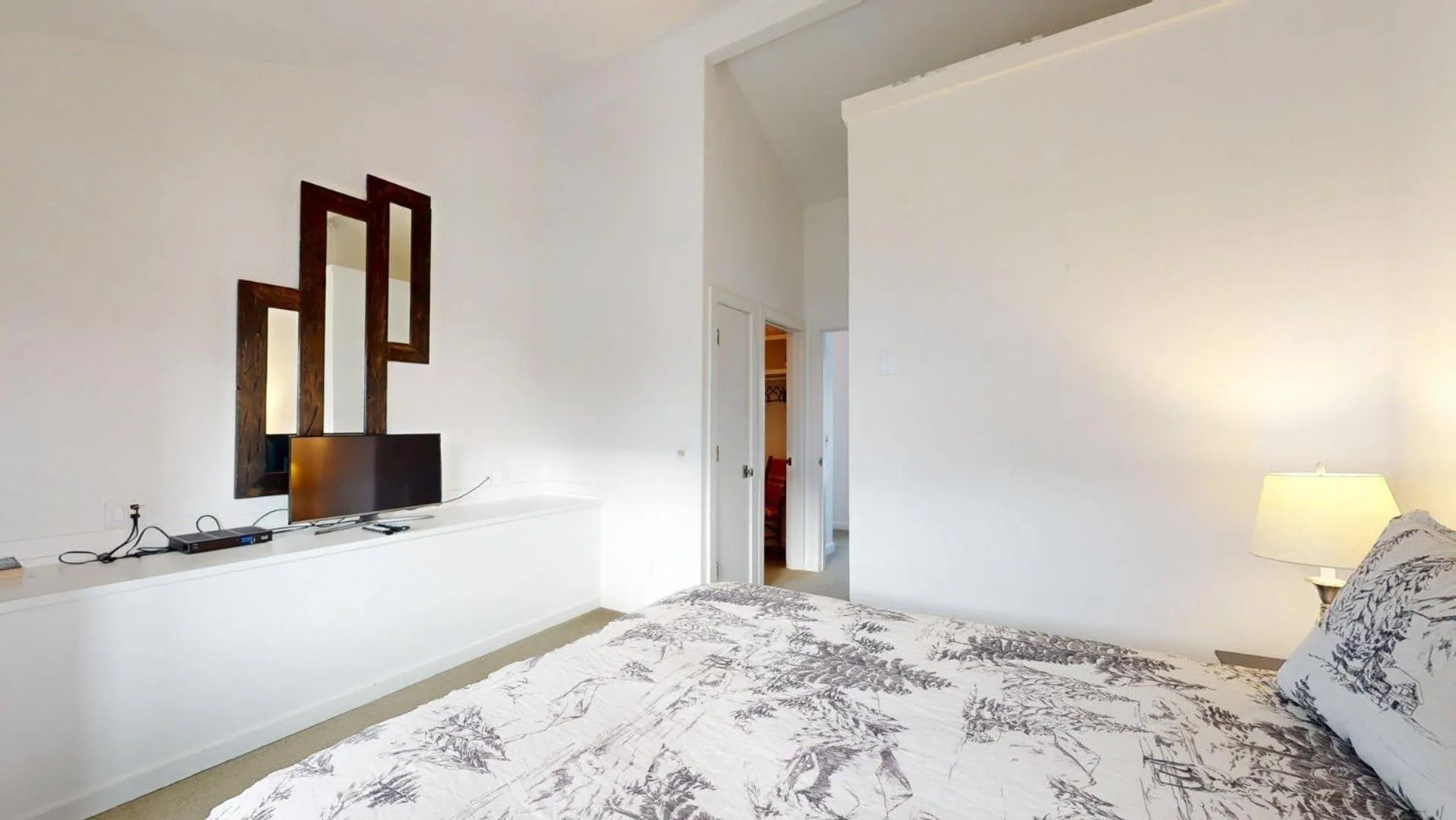 Bed in Knob Hill Ridge Townhome 1