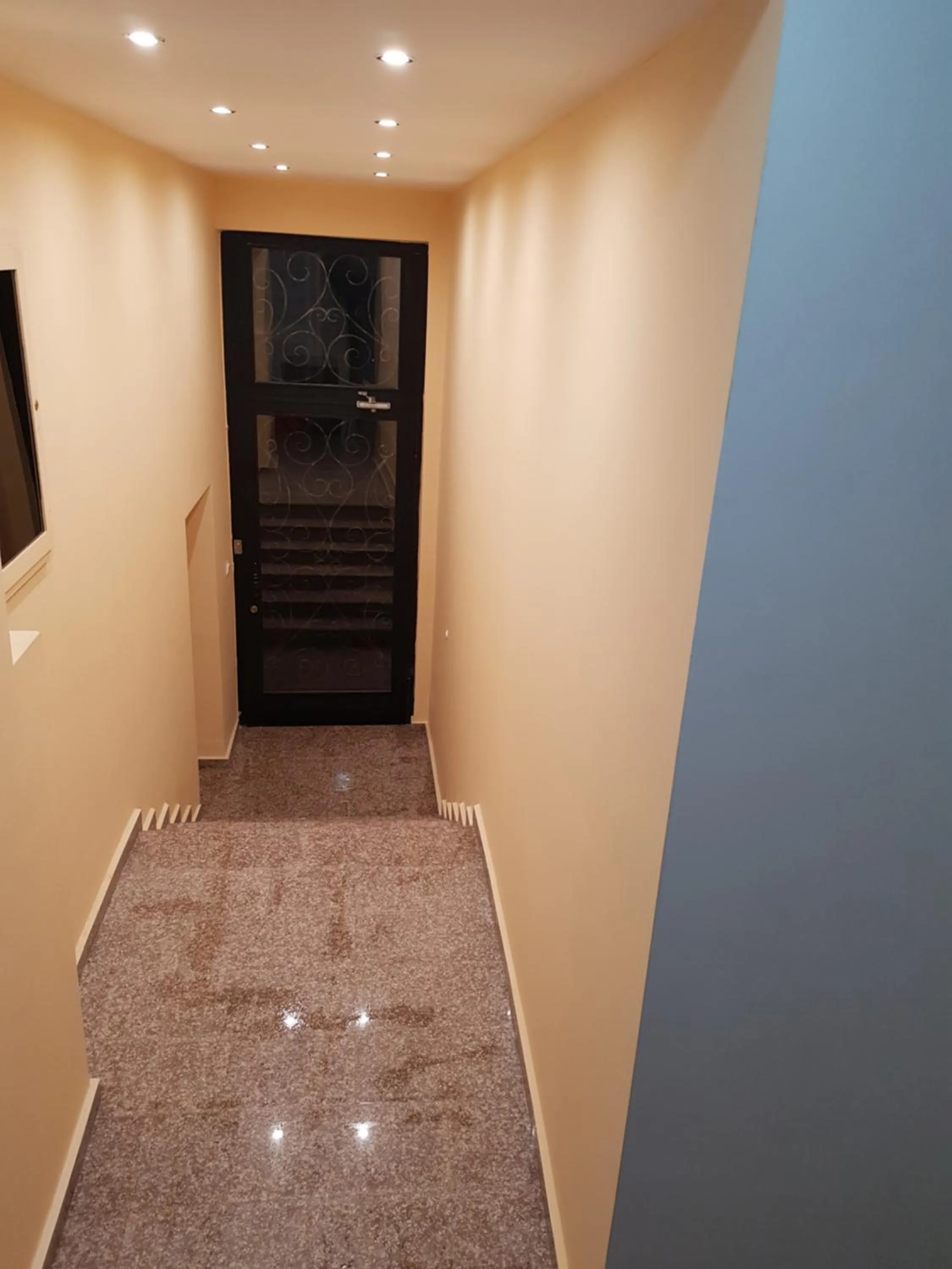 Facade/entrance in Twain Apart&Rooms