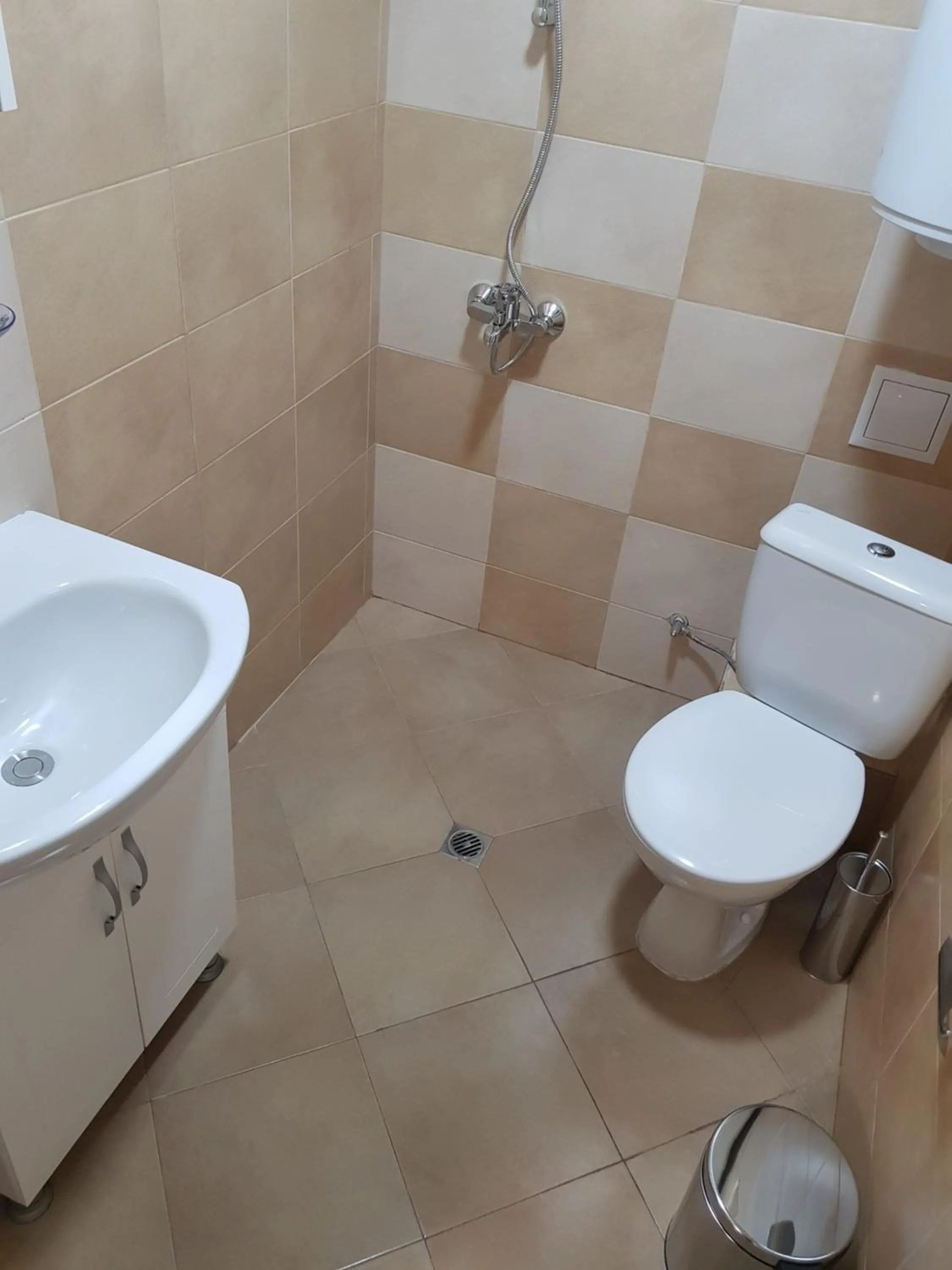 Shower in Twain Apart&Rooms