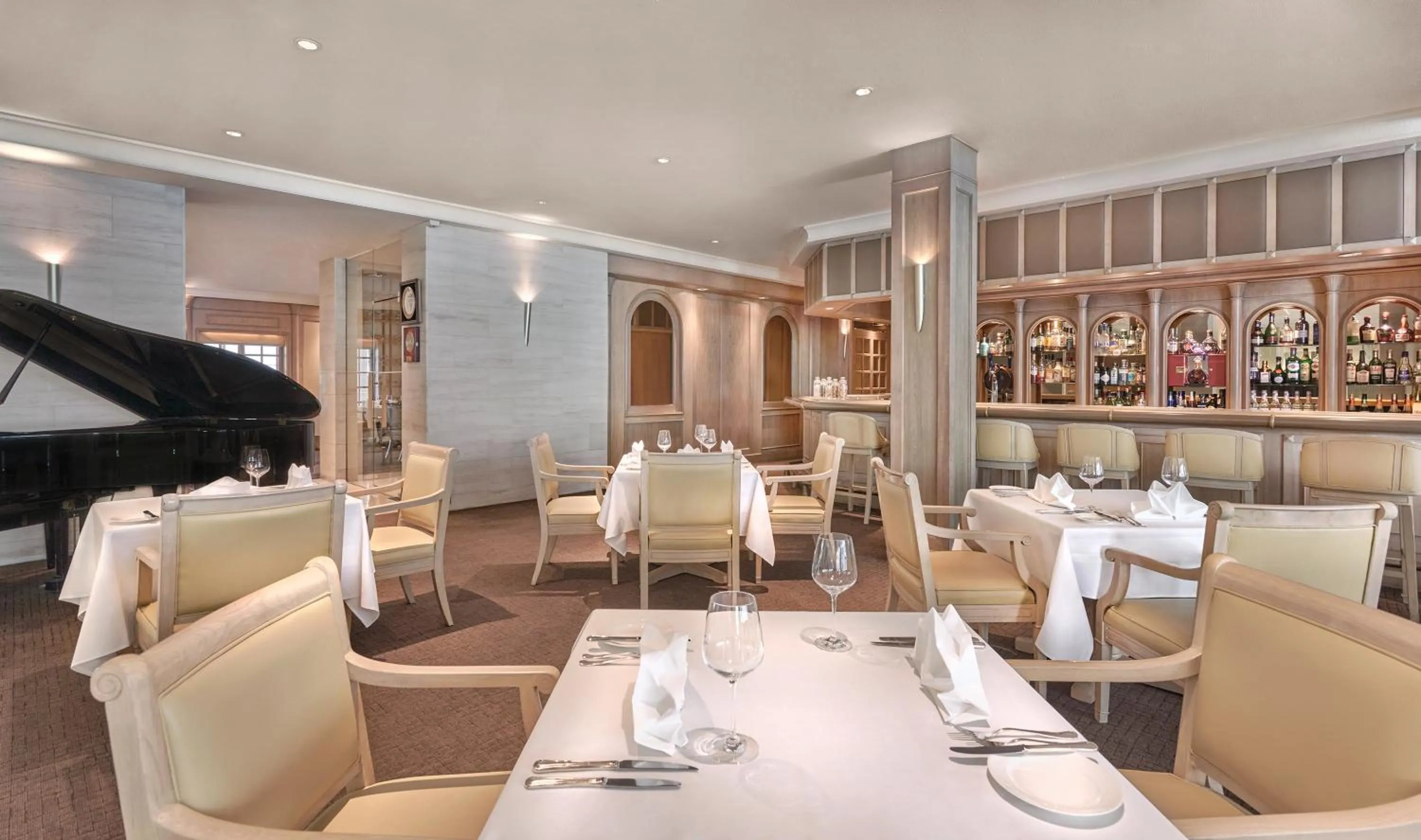 Lounge or bar in Goodwood Park Hotel