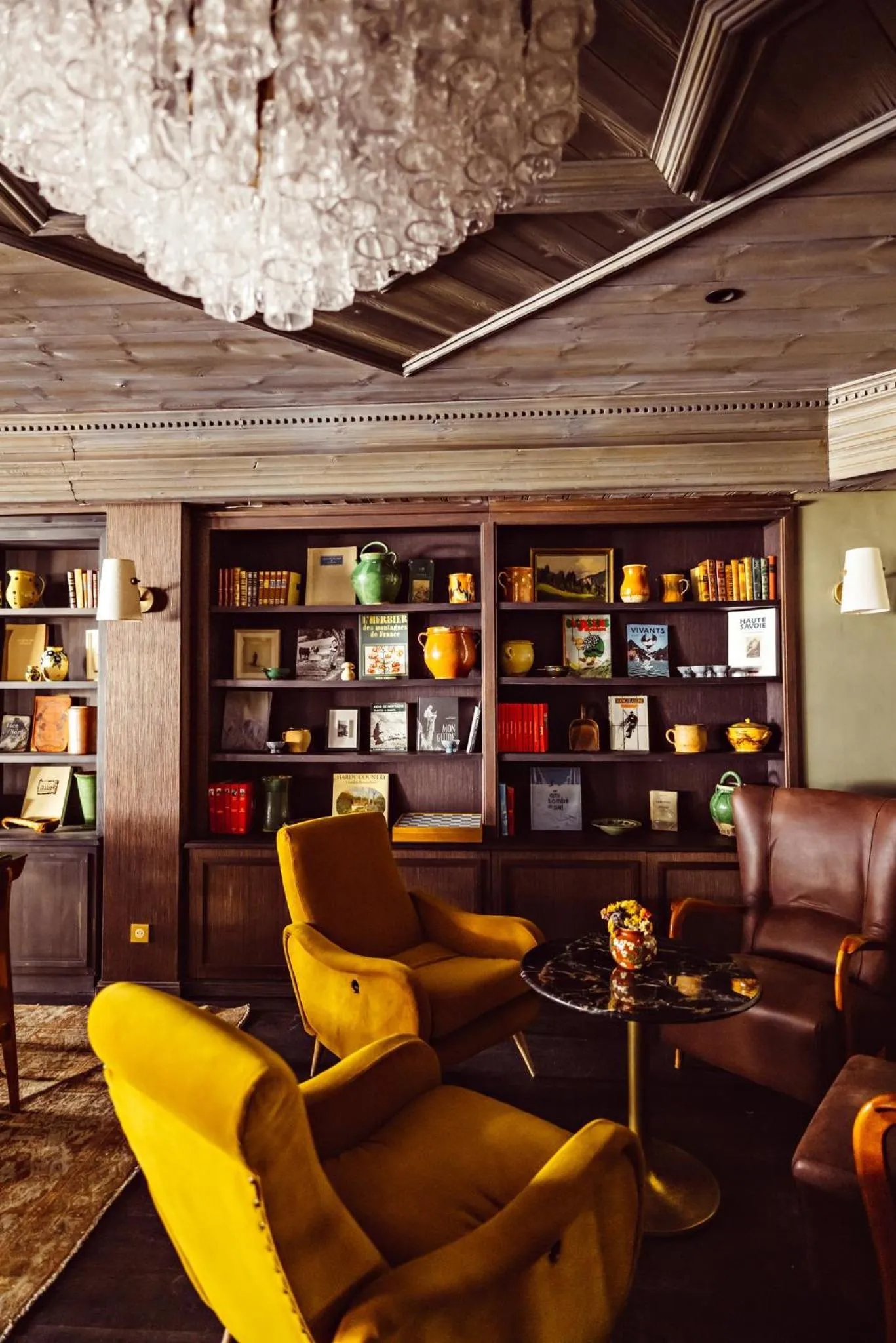 Library in Le Fitz Roy, a Beaumier hotel