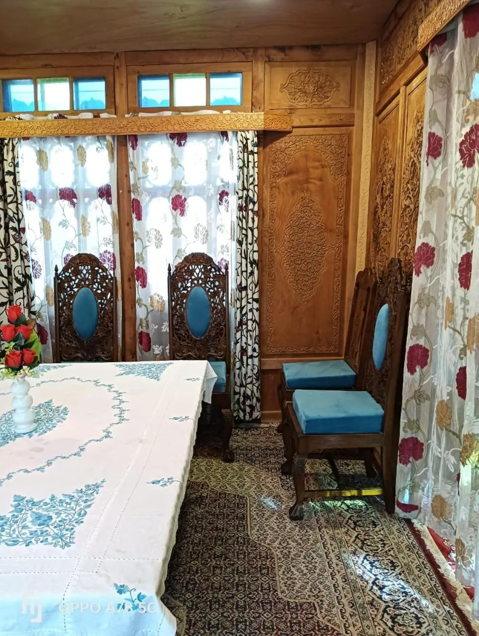 Dining area in Golden Crest DALLAKE