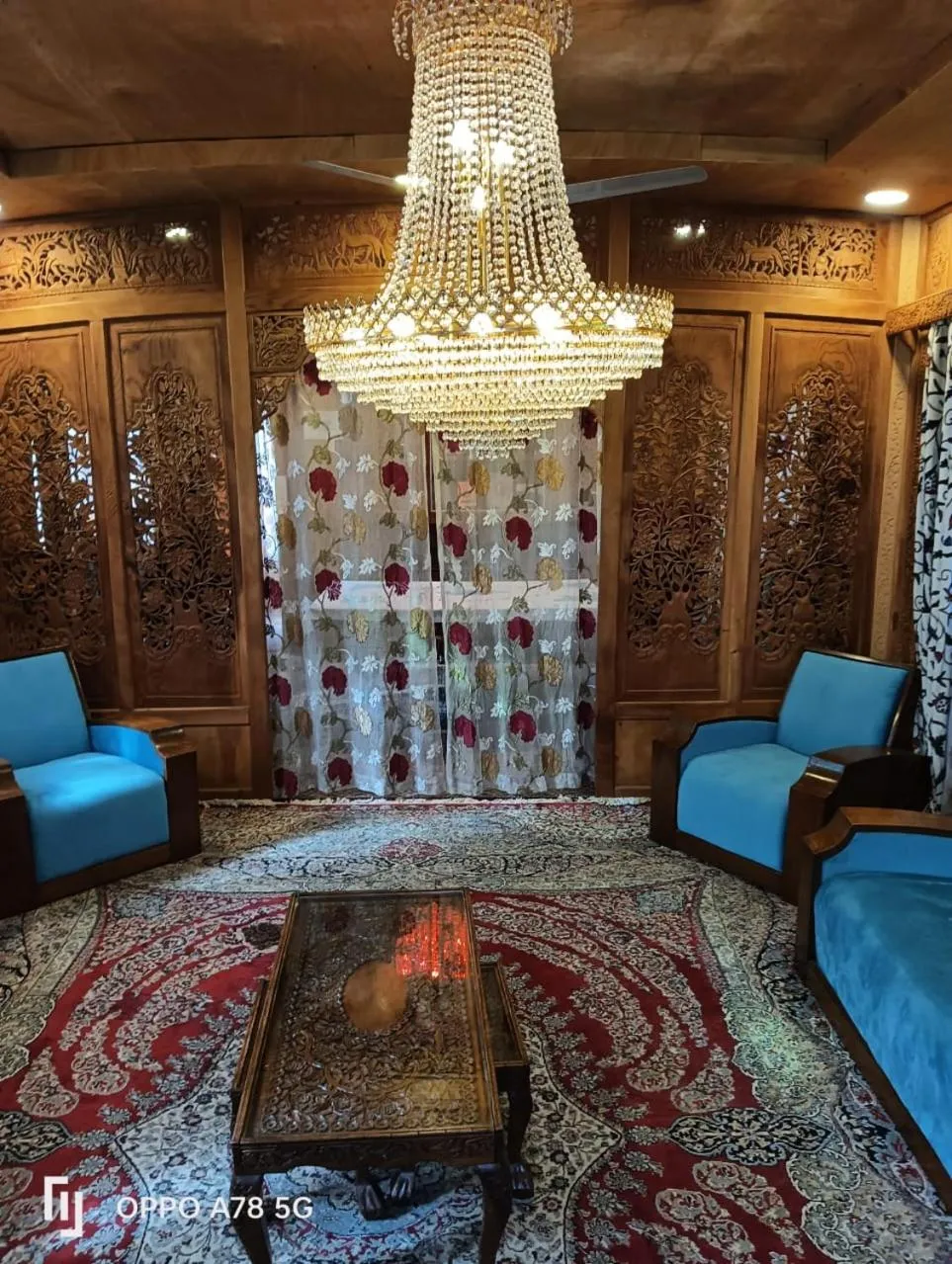 Living room in Golden Crest DALLAKE