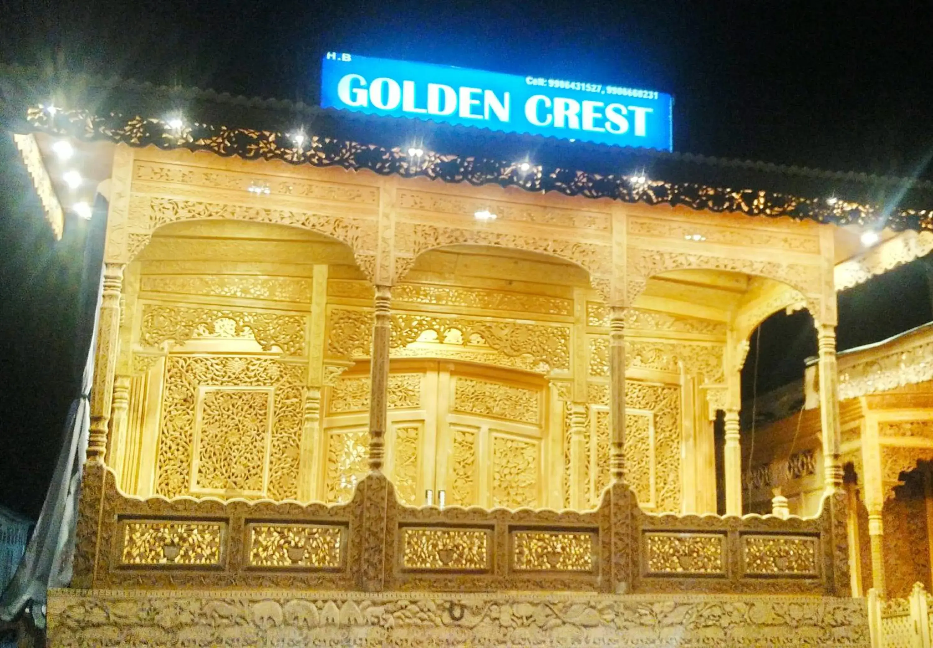 Golden Crest DALLAKE Golden Crest DALLAKE