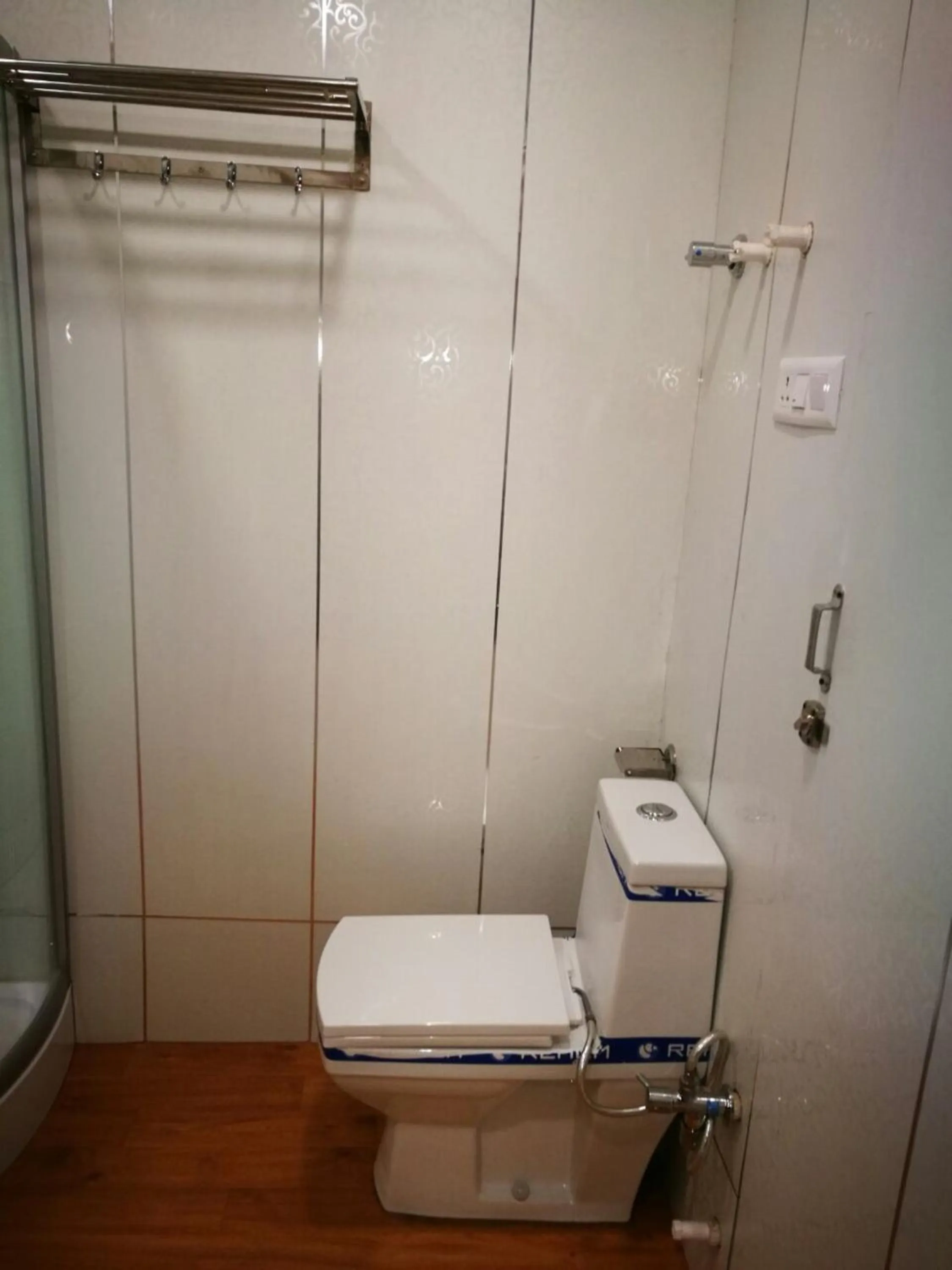 Bathroom in Golden Crest DALLAKE