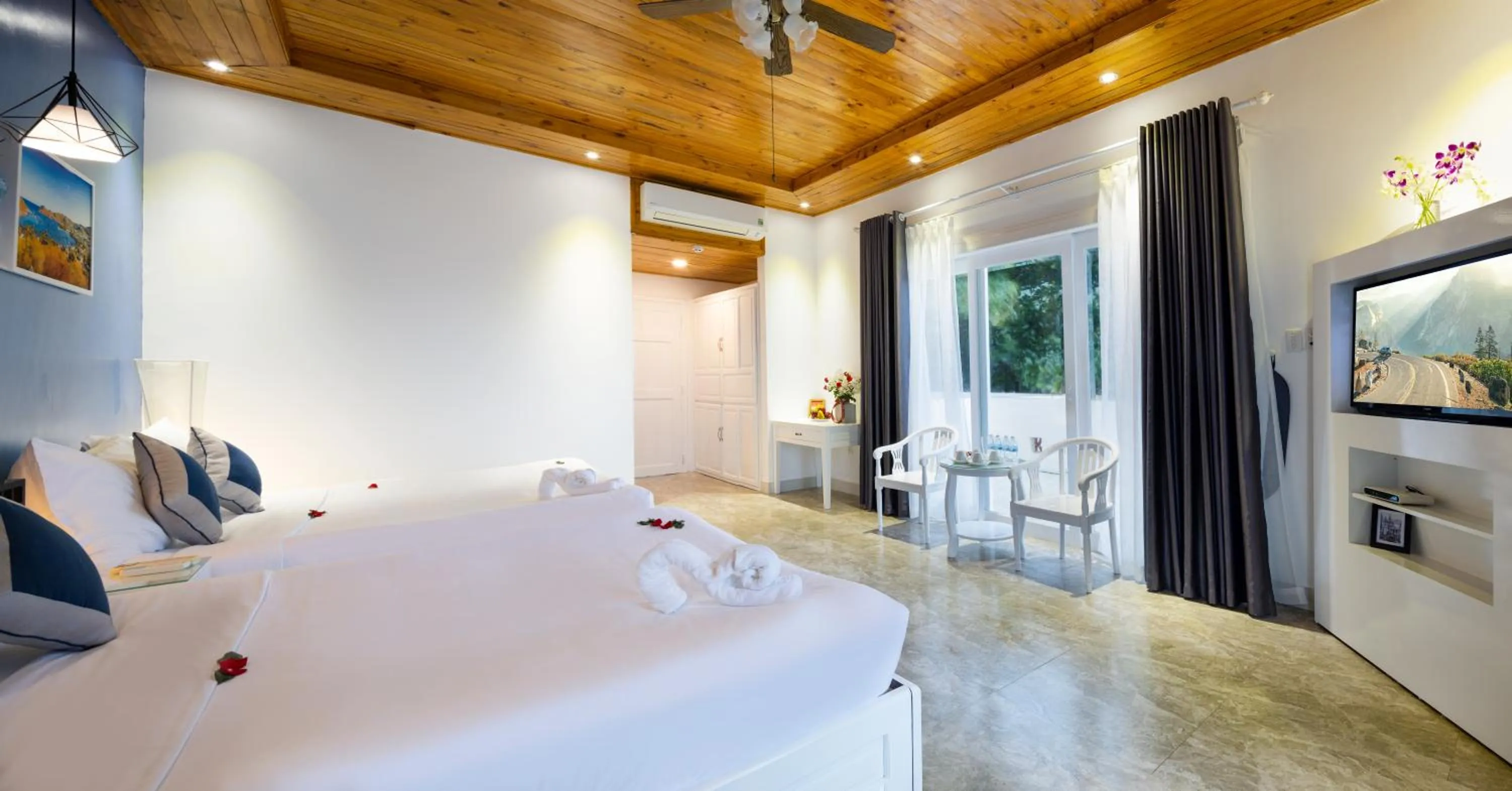 Bed in Casa Maya Resort