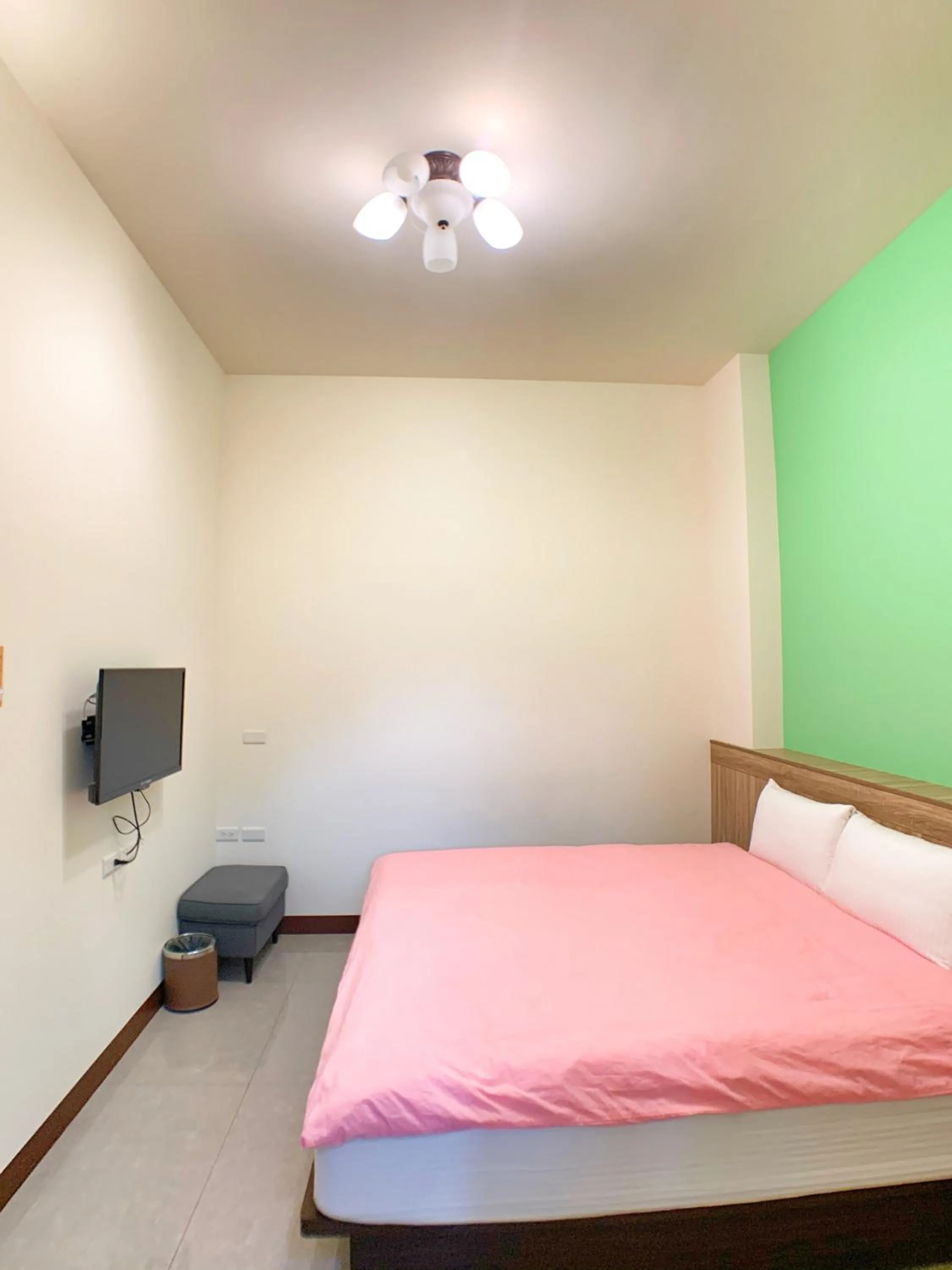 Bed in The Sunny Homestay