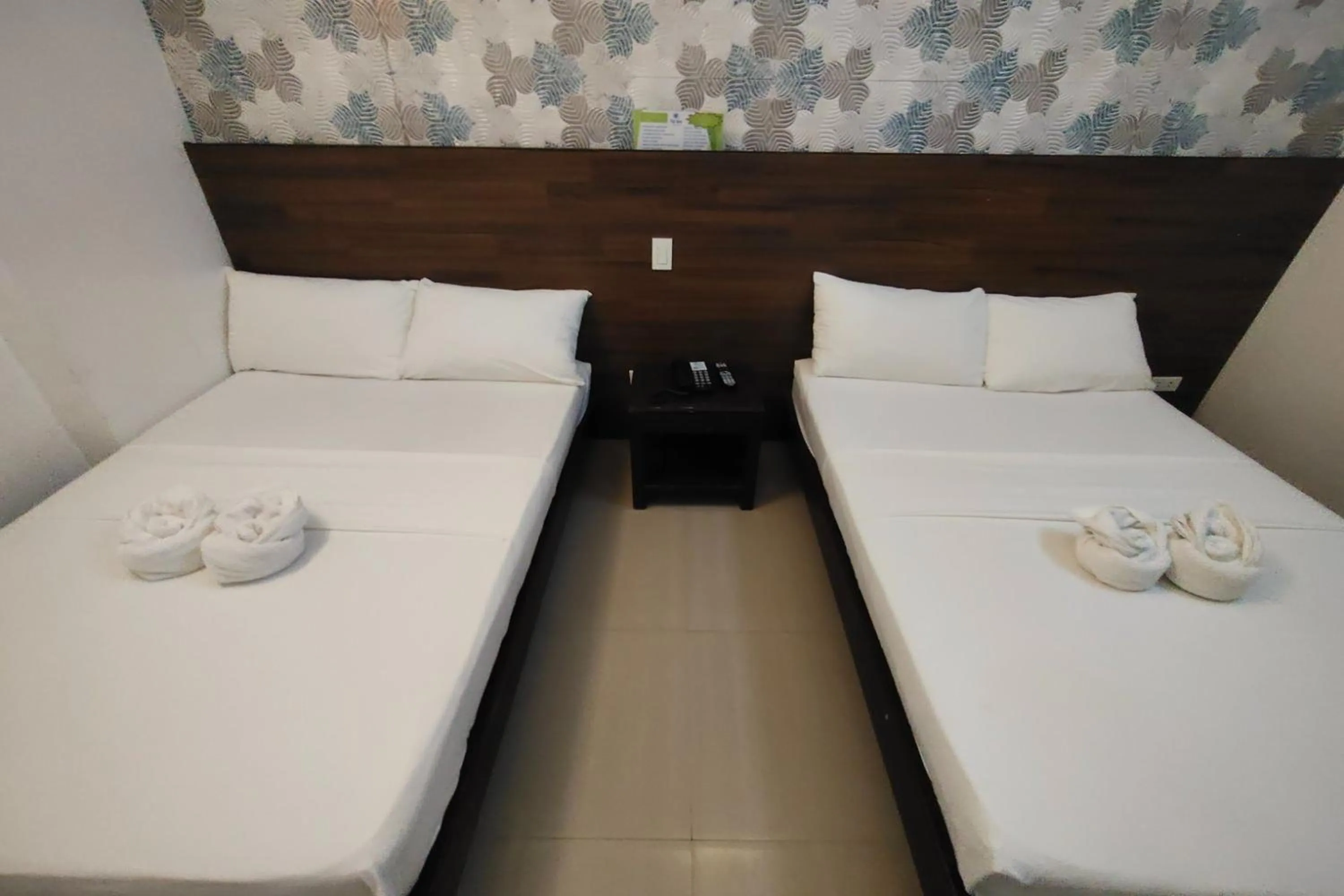 Bed in Taj Guesthouse Boracay