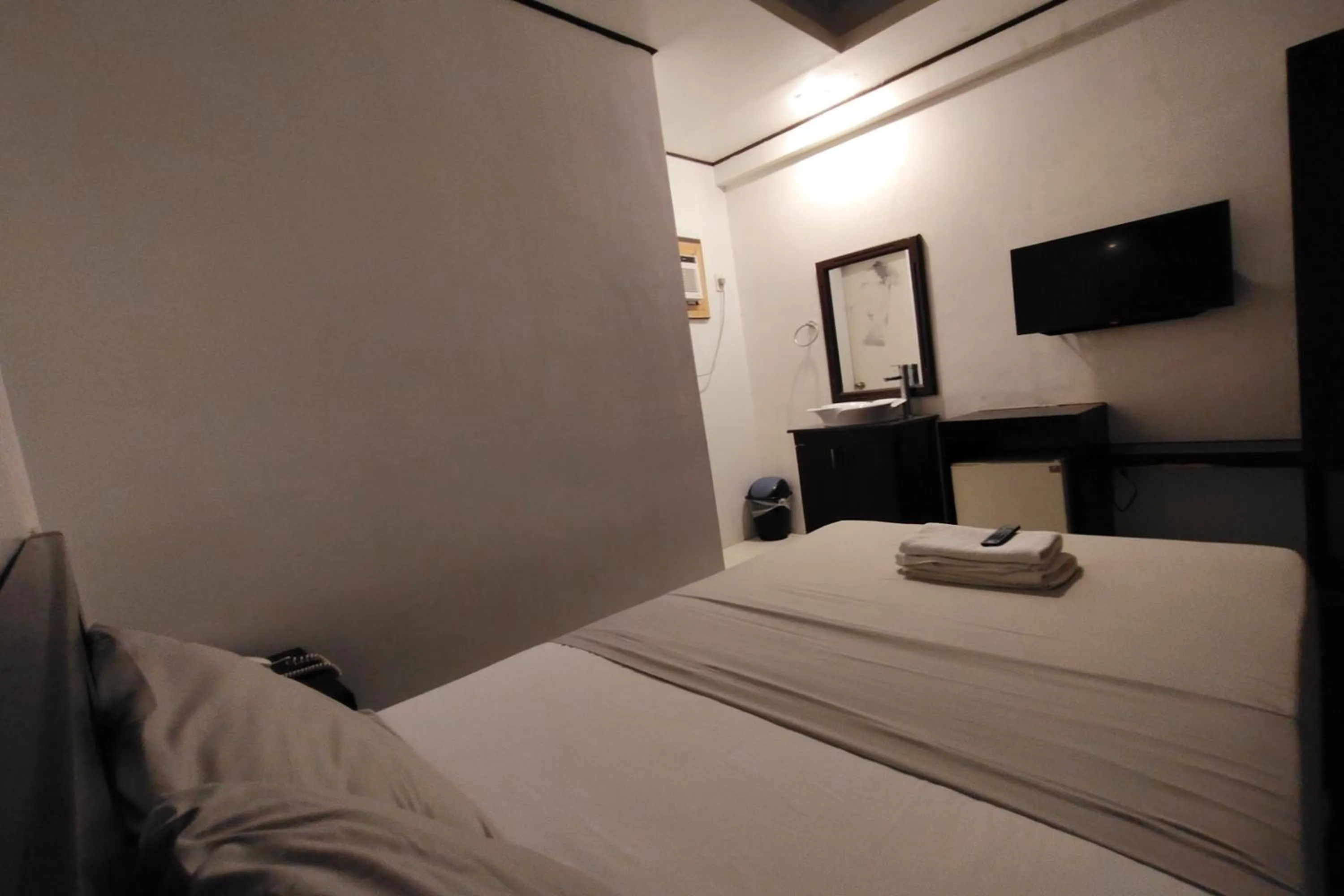 Bed in Taj Guesthouse Boracay