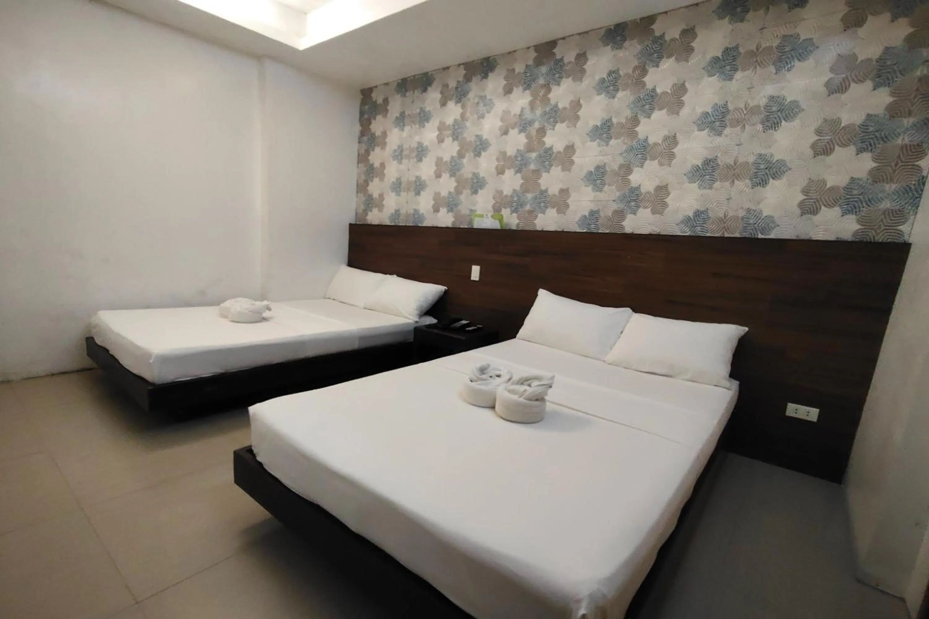 Bed in Taj Guesthouse Boracay