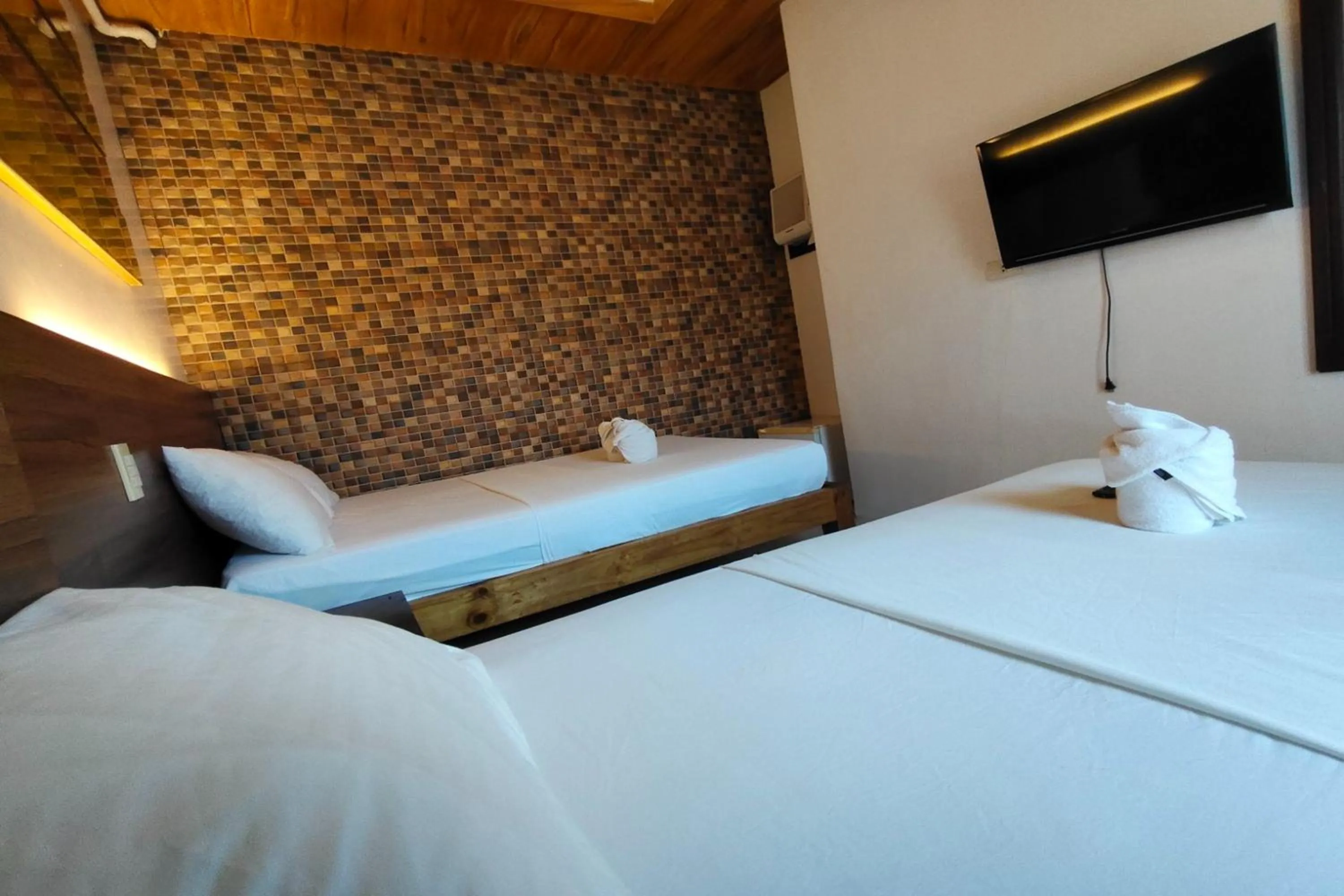 Bed in Taj Guesthouse Boracay