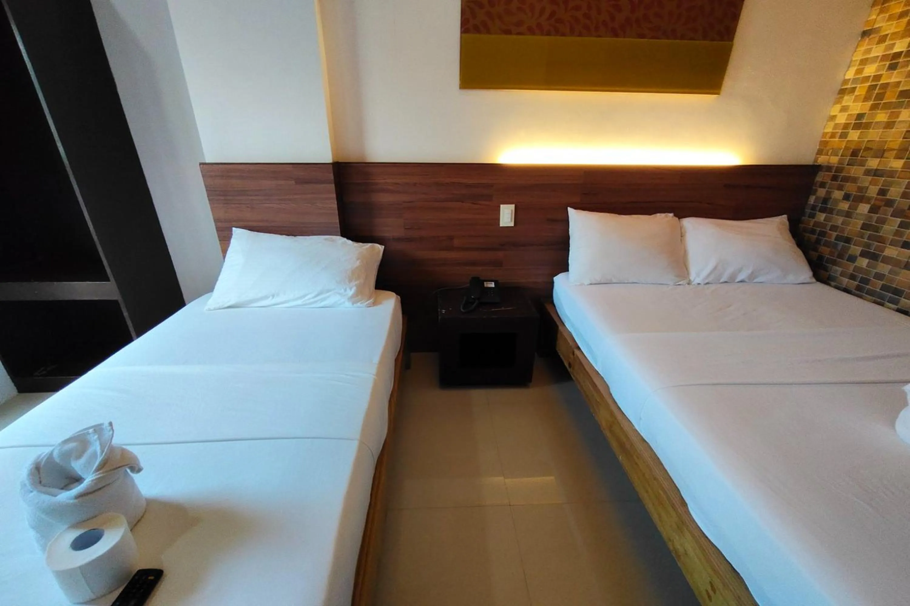 Bed in Taj Guesthouse Boracay