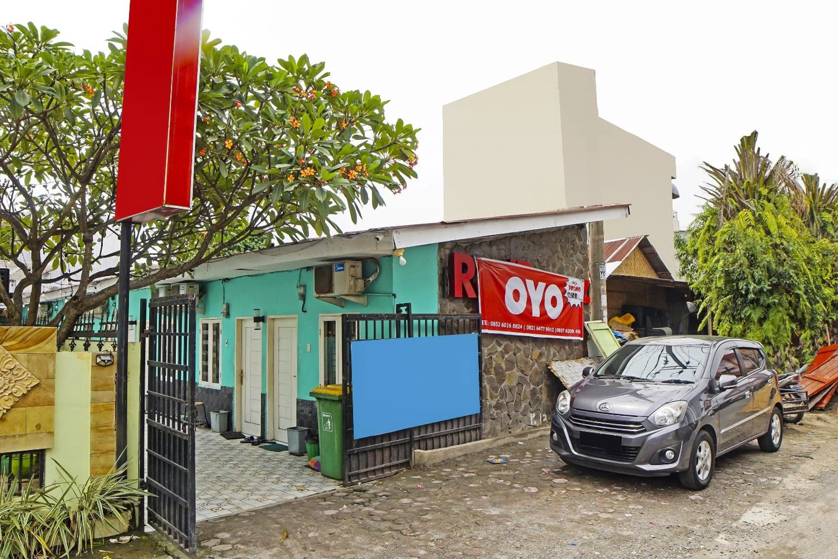 Facade/entrance in Hotel O Puri Dennis