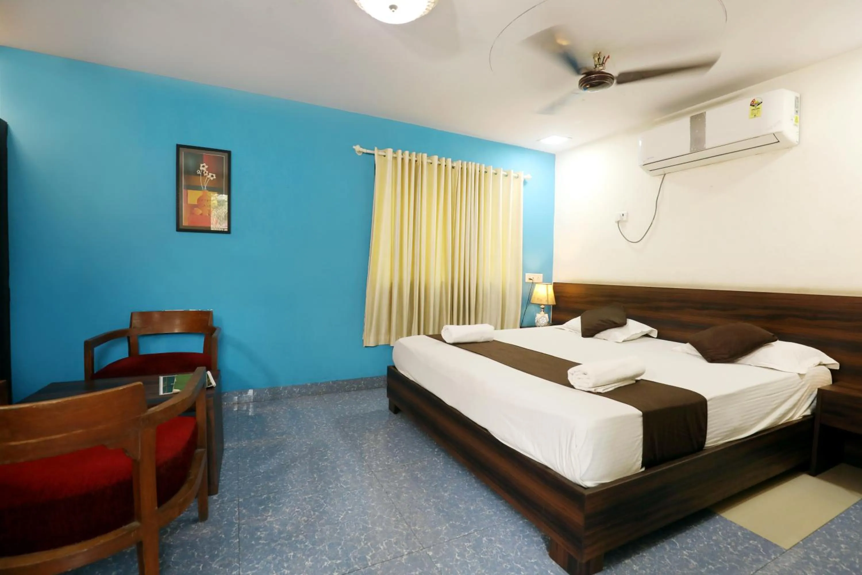 Photo of the whole room, Bed in Pali Village Resort