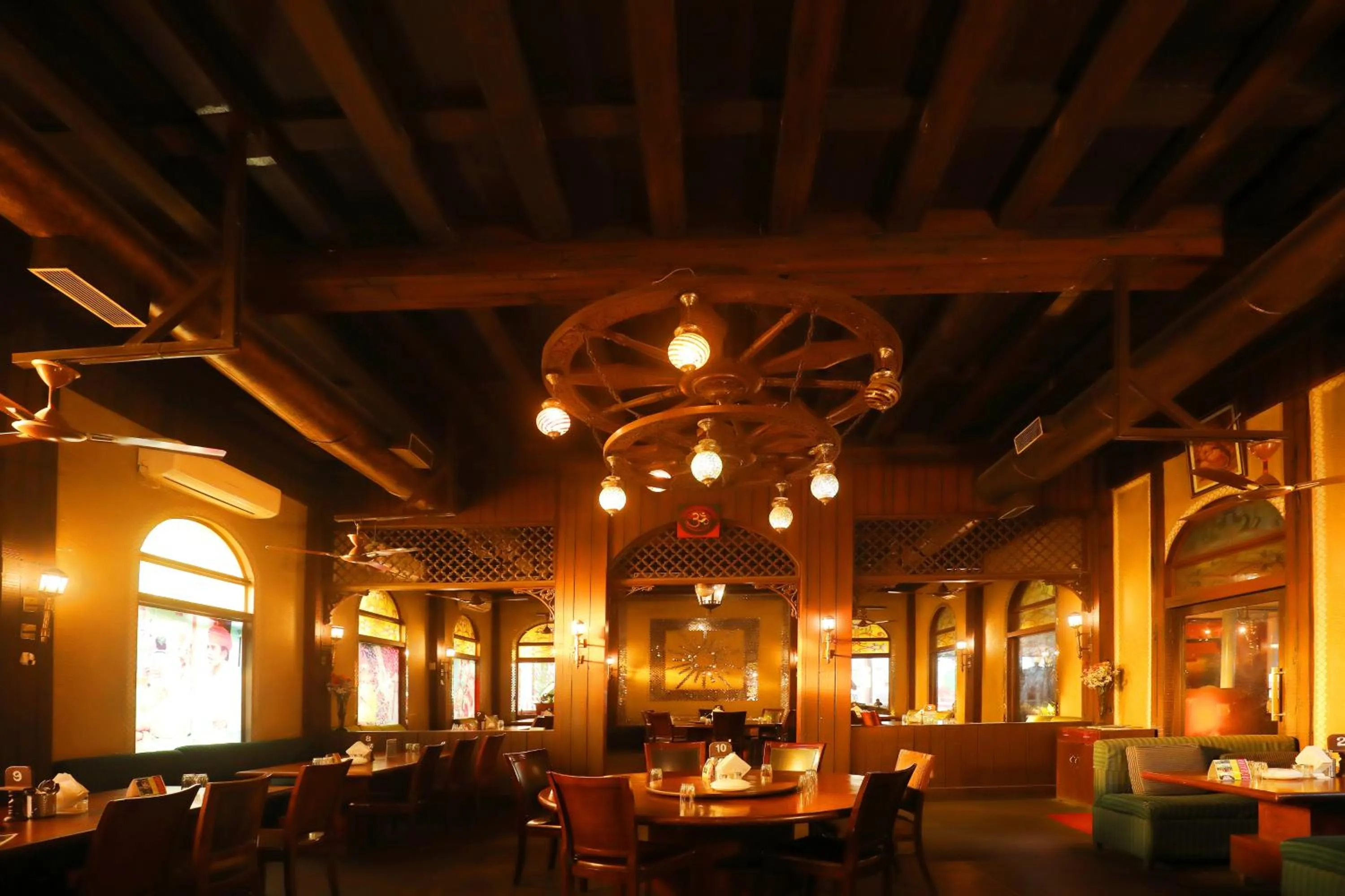 Restaurant/places to eat in Pali Village Resort