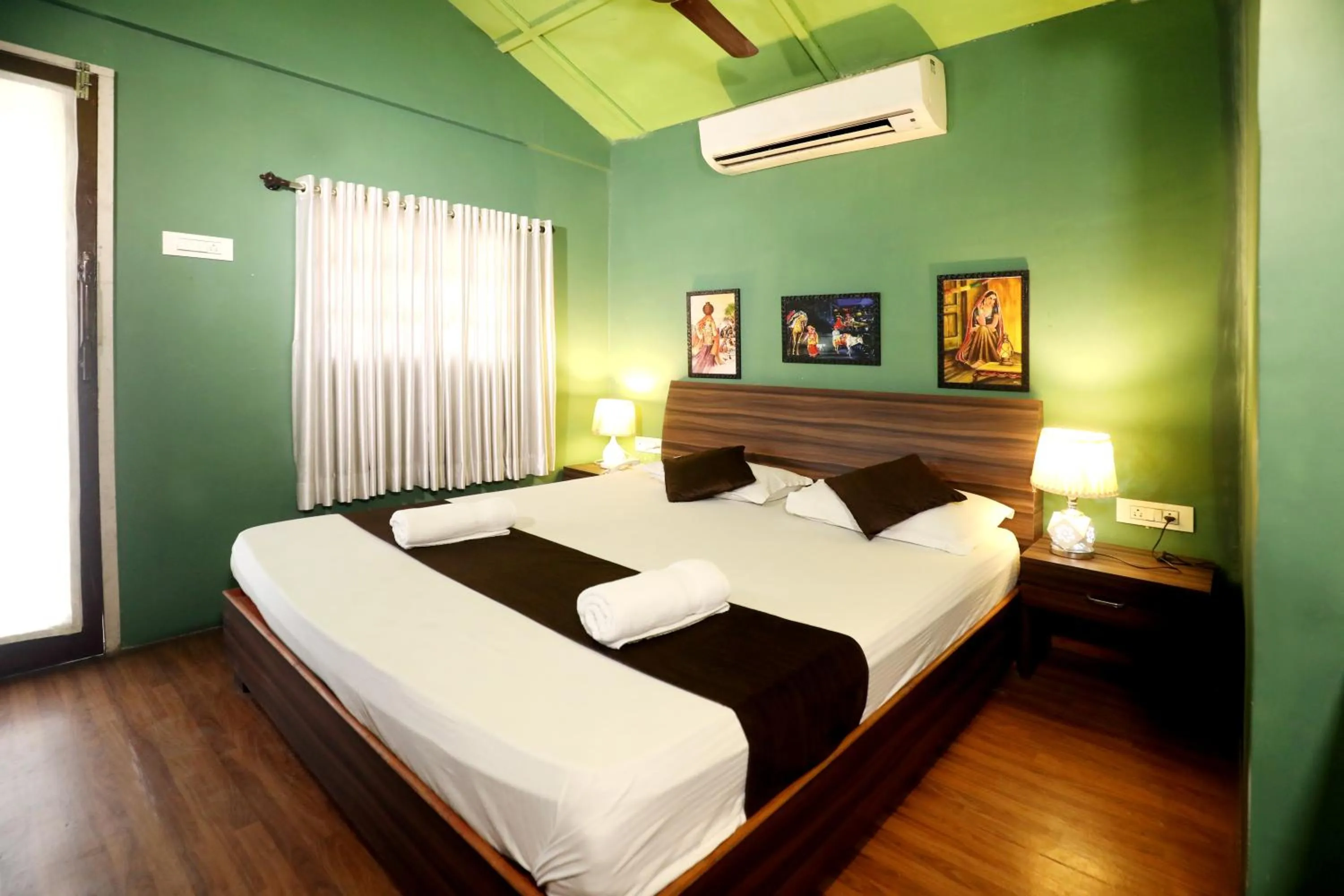 Photo of the whole room, Bed in Pali Village Resort