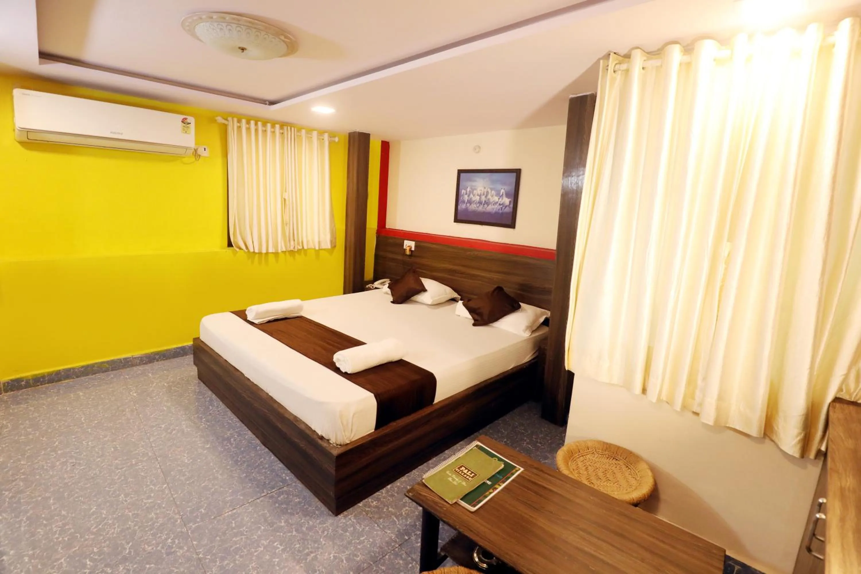 Photo of the whole room, Bed in Pali Village Resort