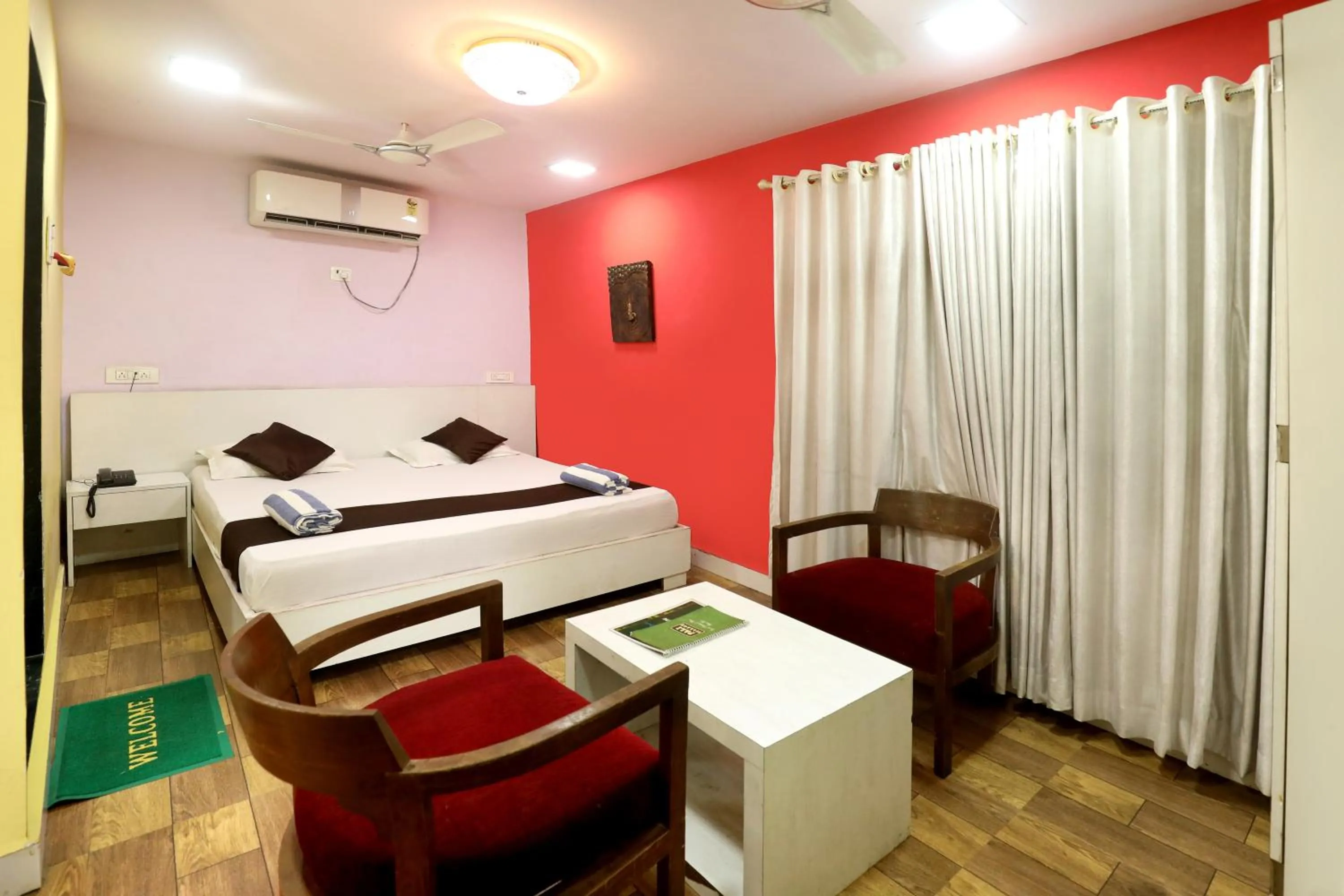 Photo of the whole room, Bed in Pali Village Resort