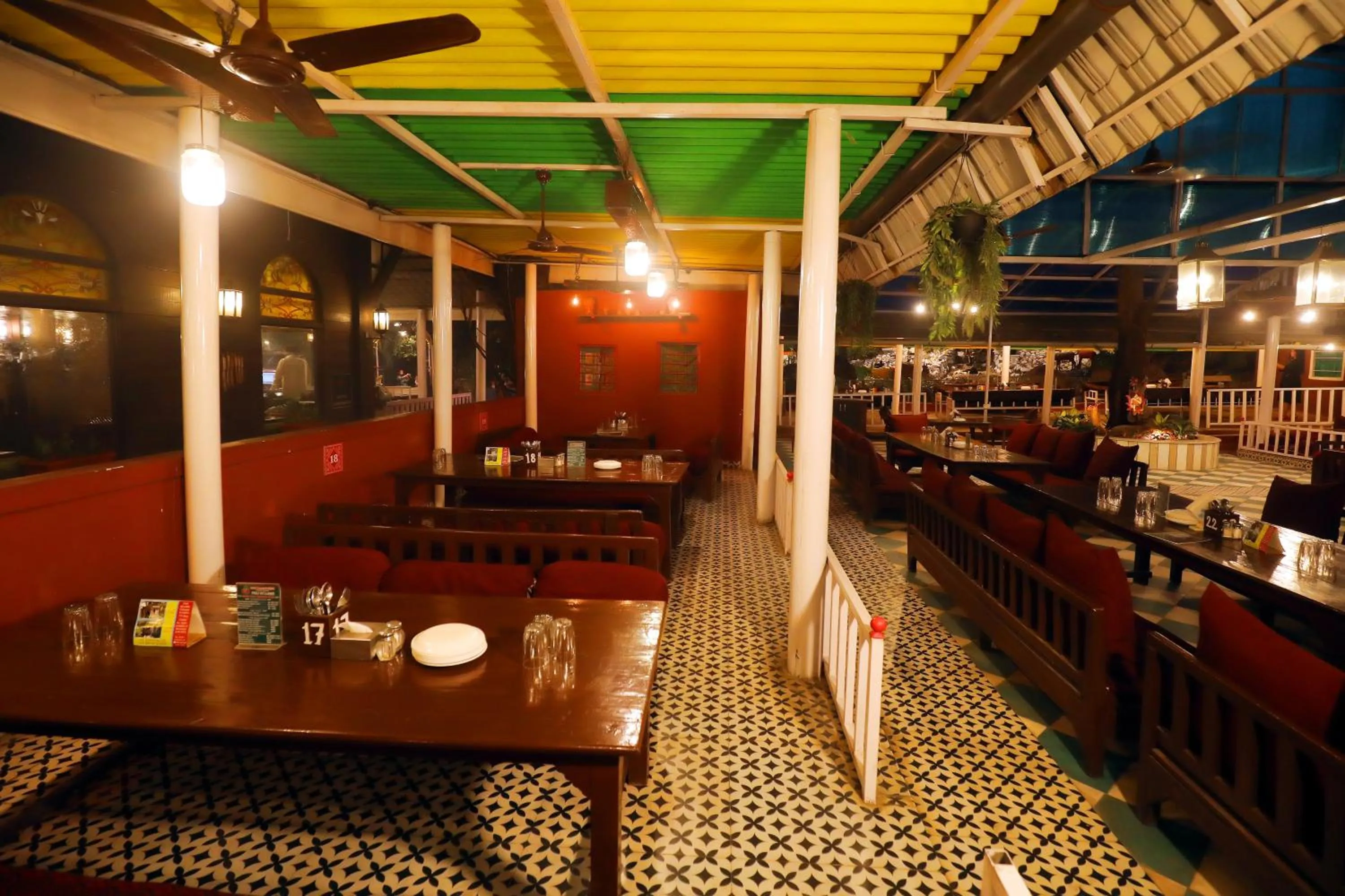 Restaurant/places to eat in Pali Village Resort