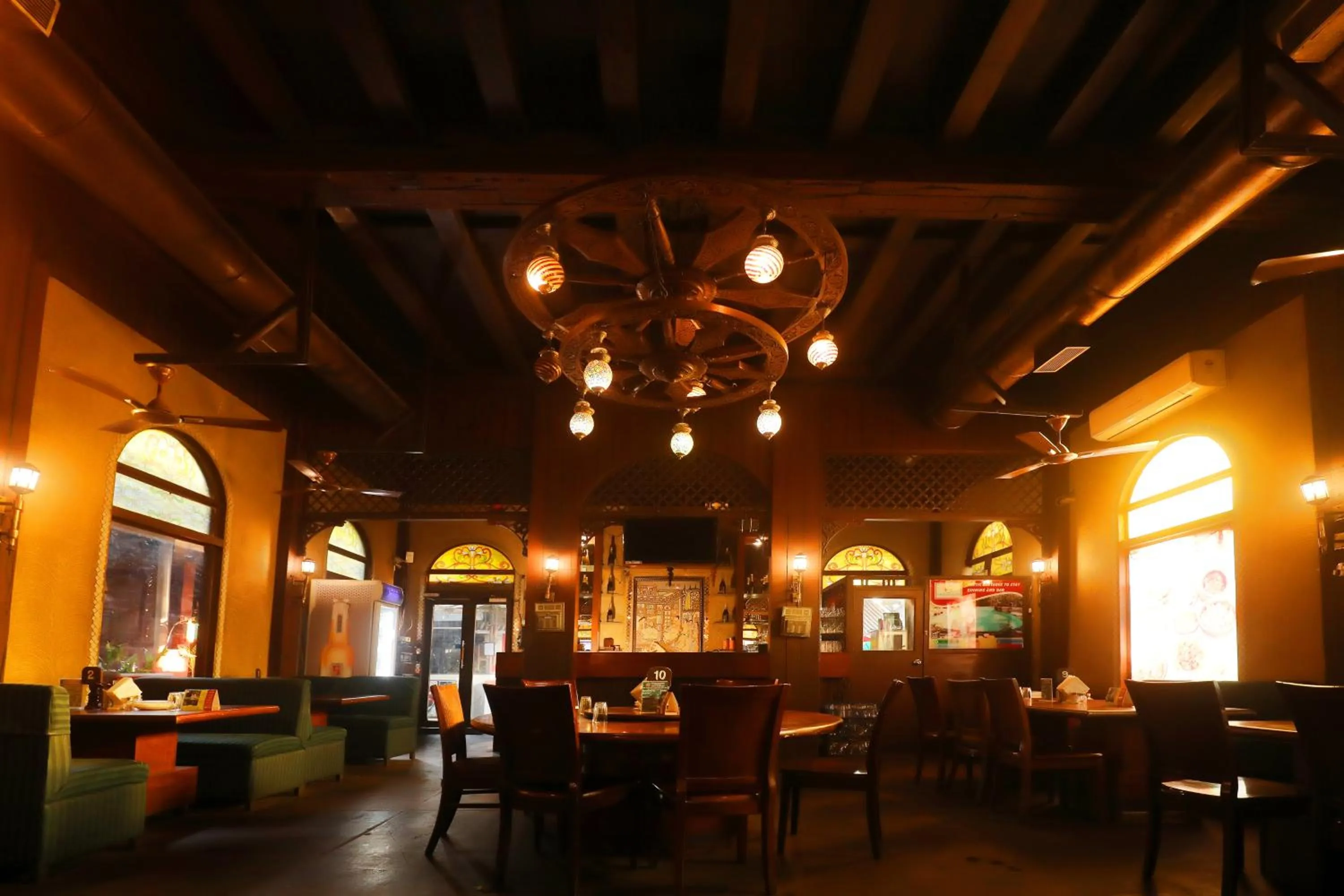 Restaurant/places to eat in Pali Village Resort