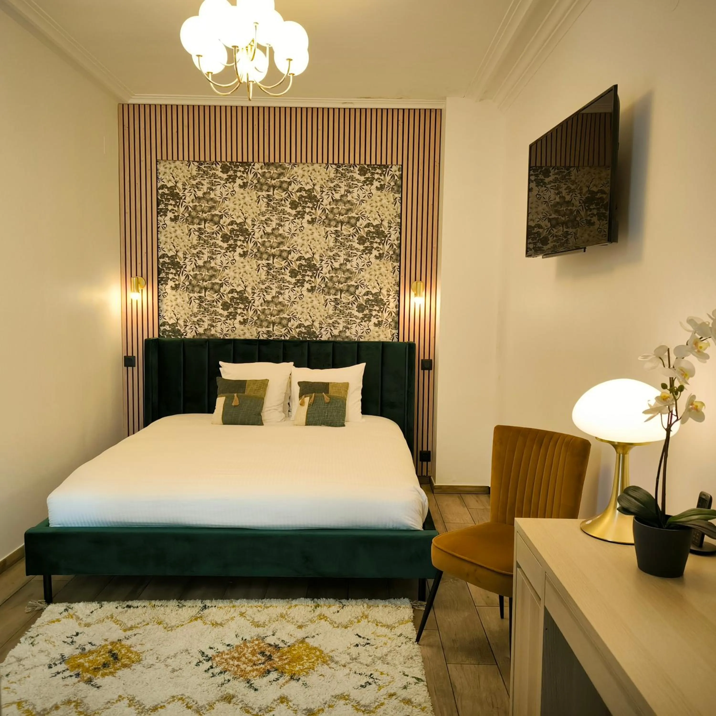 Bed in Hotel Le Twelve