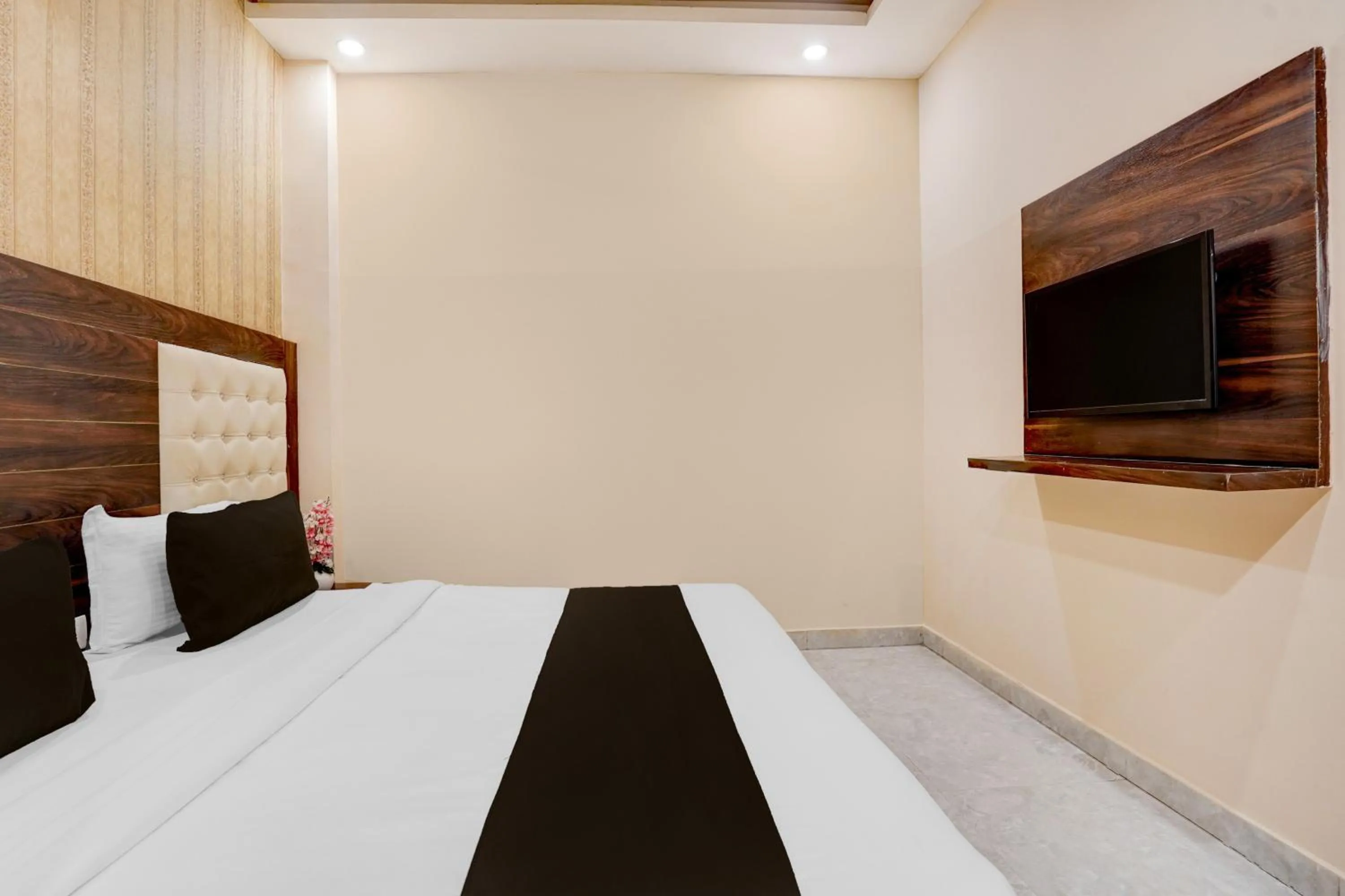 Bedroom, Bed in Townhouse Oak Dehradun Court Formerly GK Residency