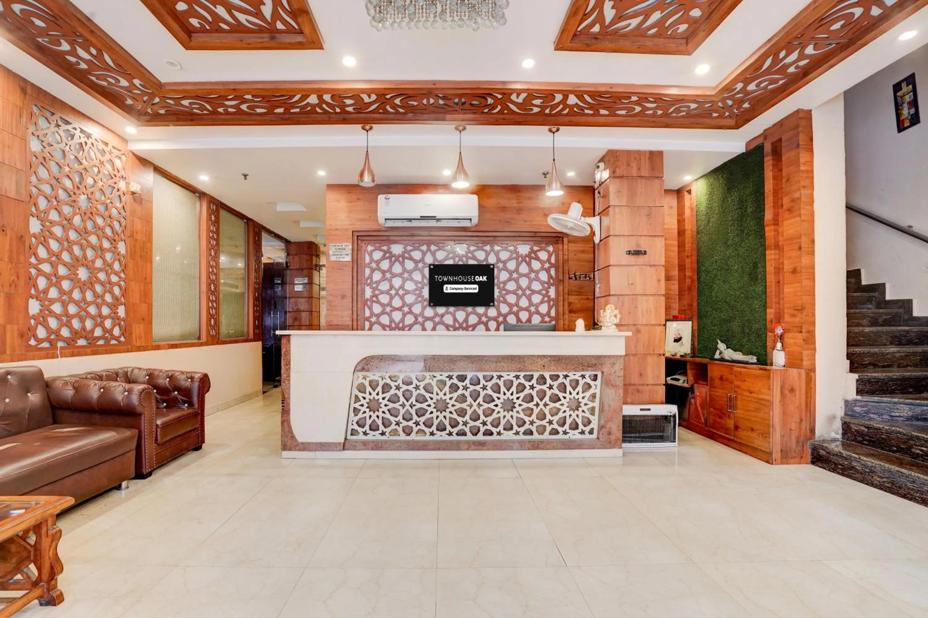 Lobby or reception in Townhouse Oak Dehradun Court Formerly GK Residency