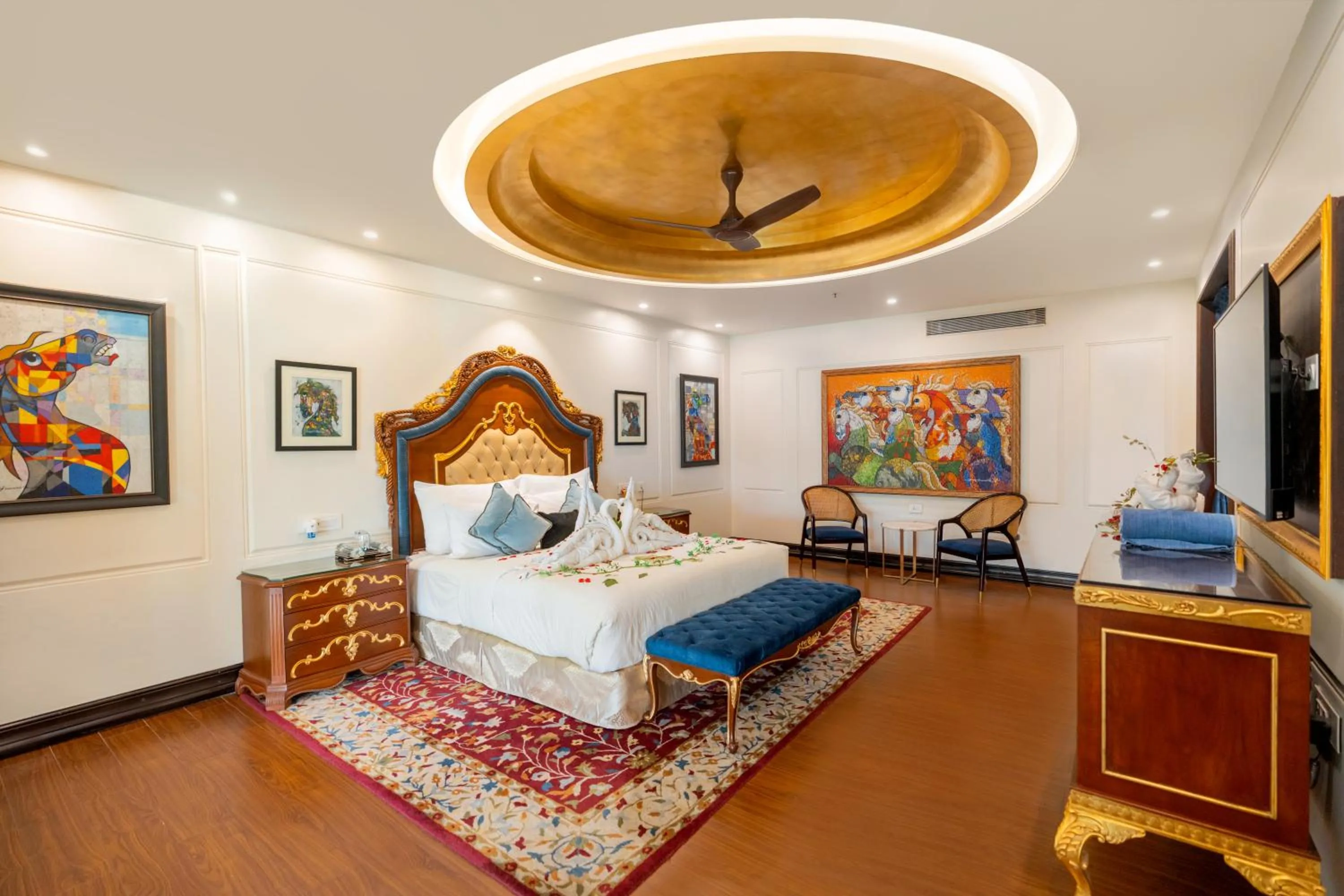 Bed in MAYFAIR Lake Resort