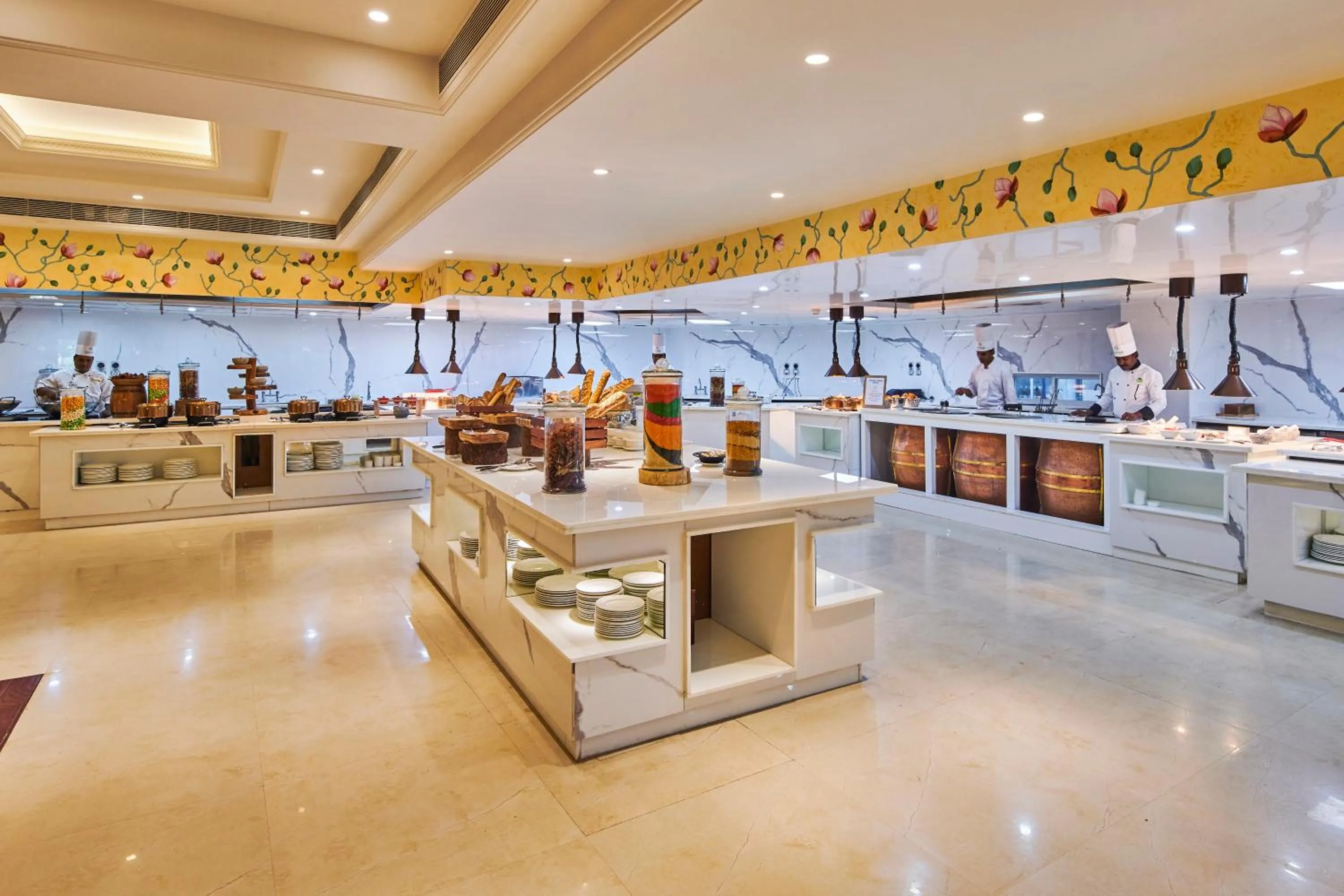 Breakfast in MAYFAIR Lake Resort