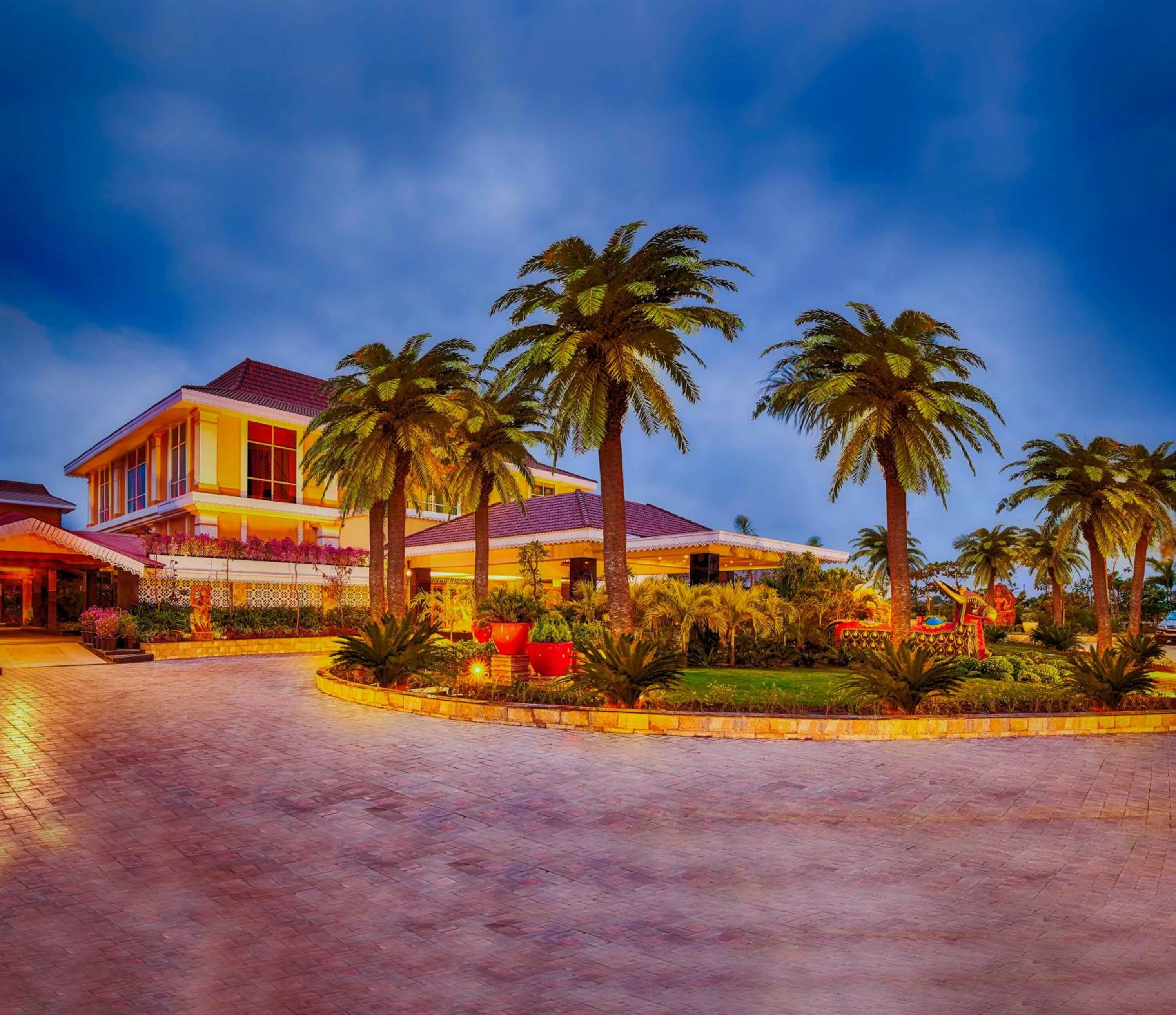 Property building in MAYFAIR Lake Resort