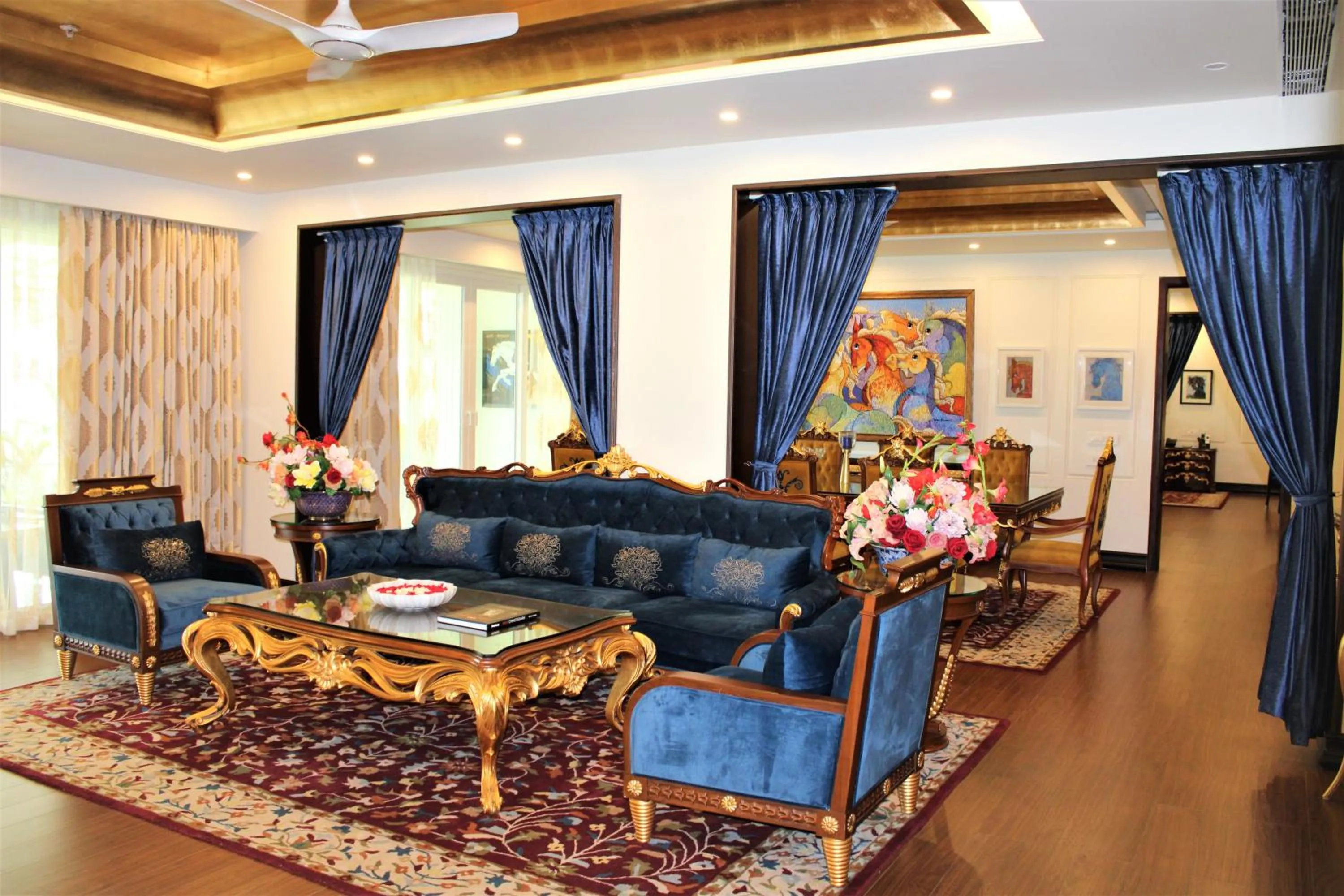 Living room in MAYFAIR Lake Resort