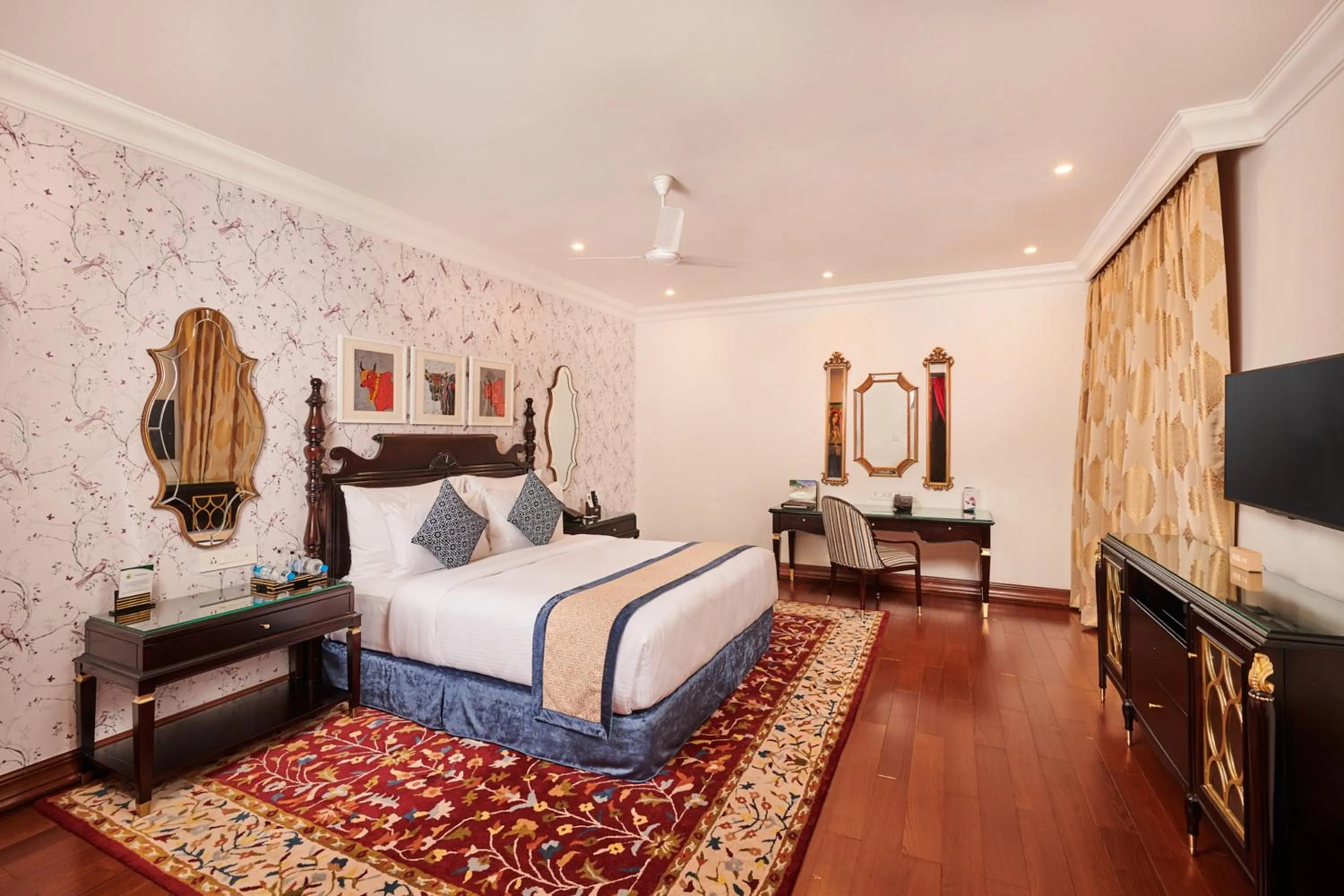 Bed in MAYFAIR Lake Resort