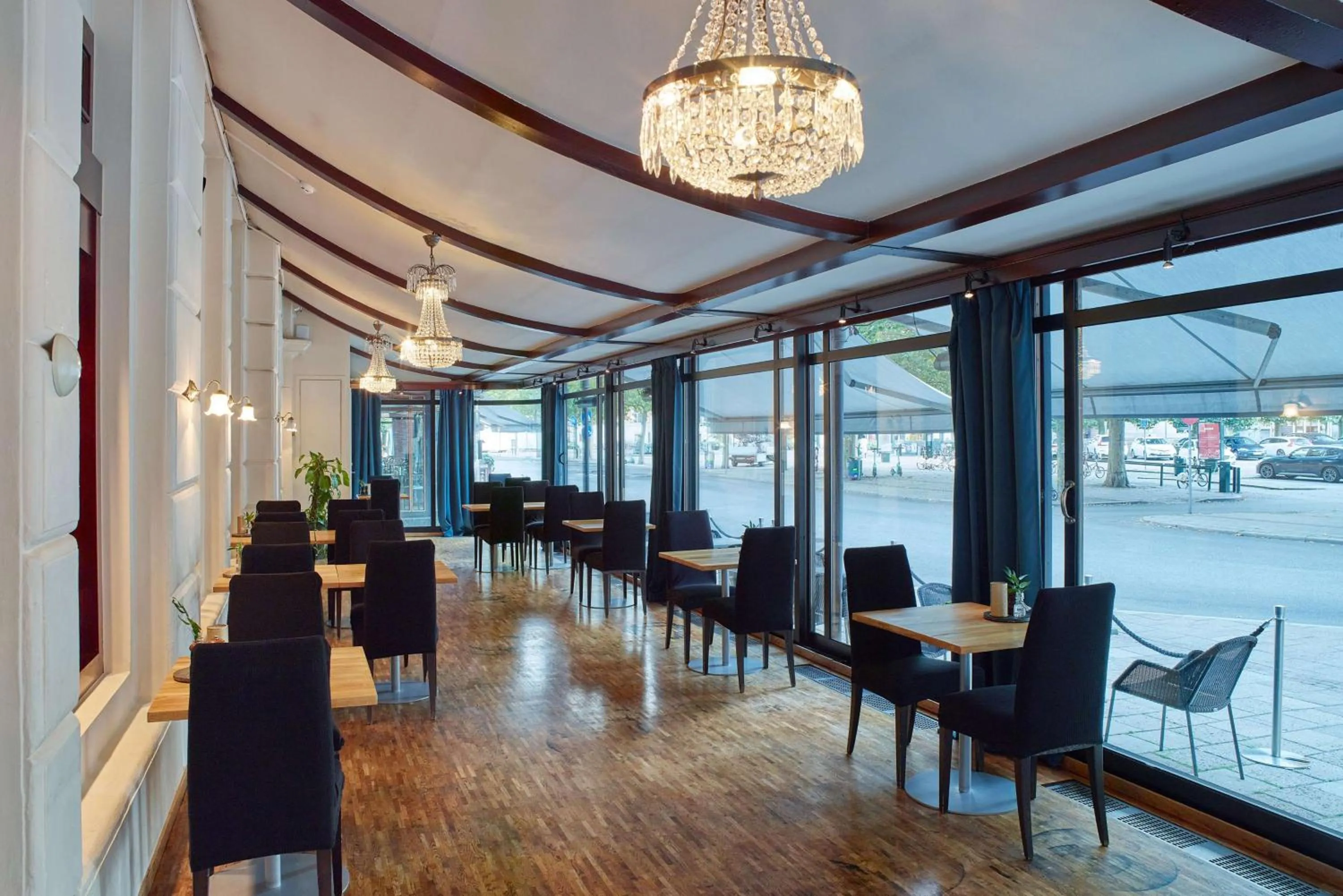 Restaurant/places to eat in Scandic Kramer