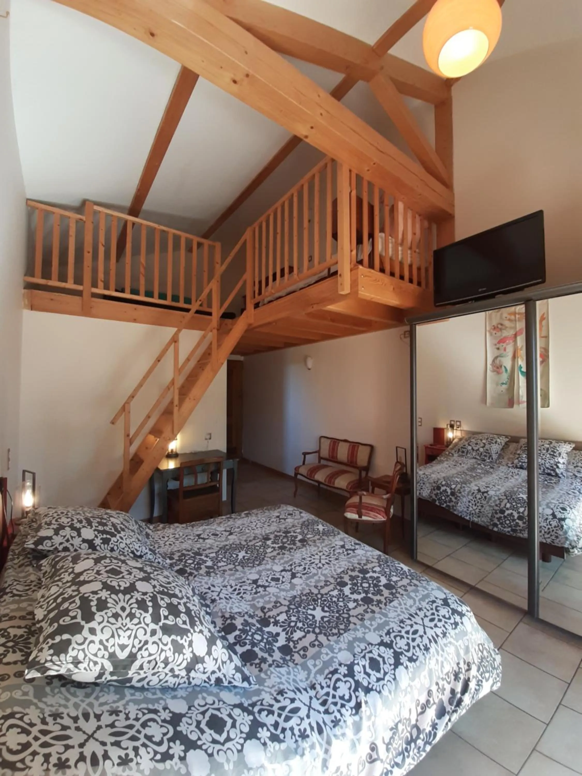 Photo of the whole room, Bed in Le Grand Noyer