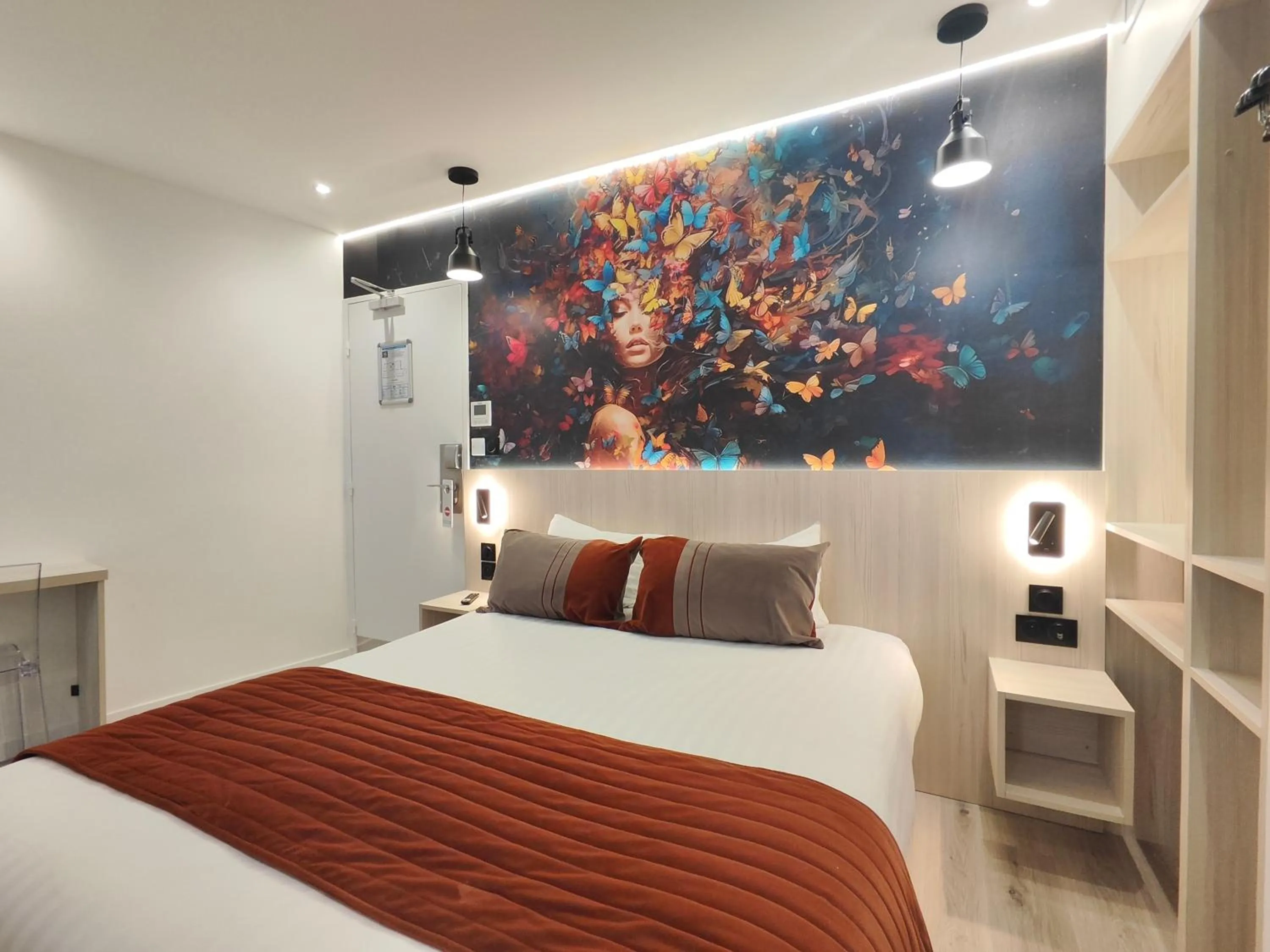 Bed in 55 Hôtel Montparnasse