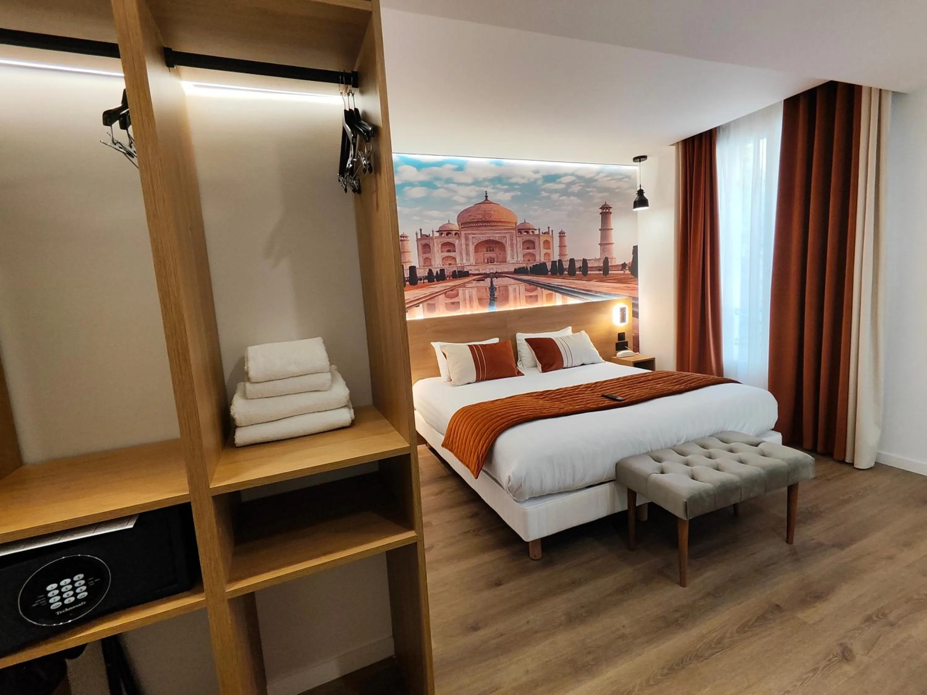 Photo of the whole room, Bed in 55 Hôtel Montparnasse