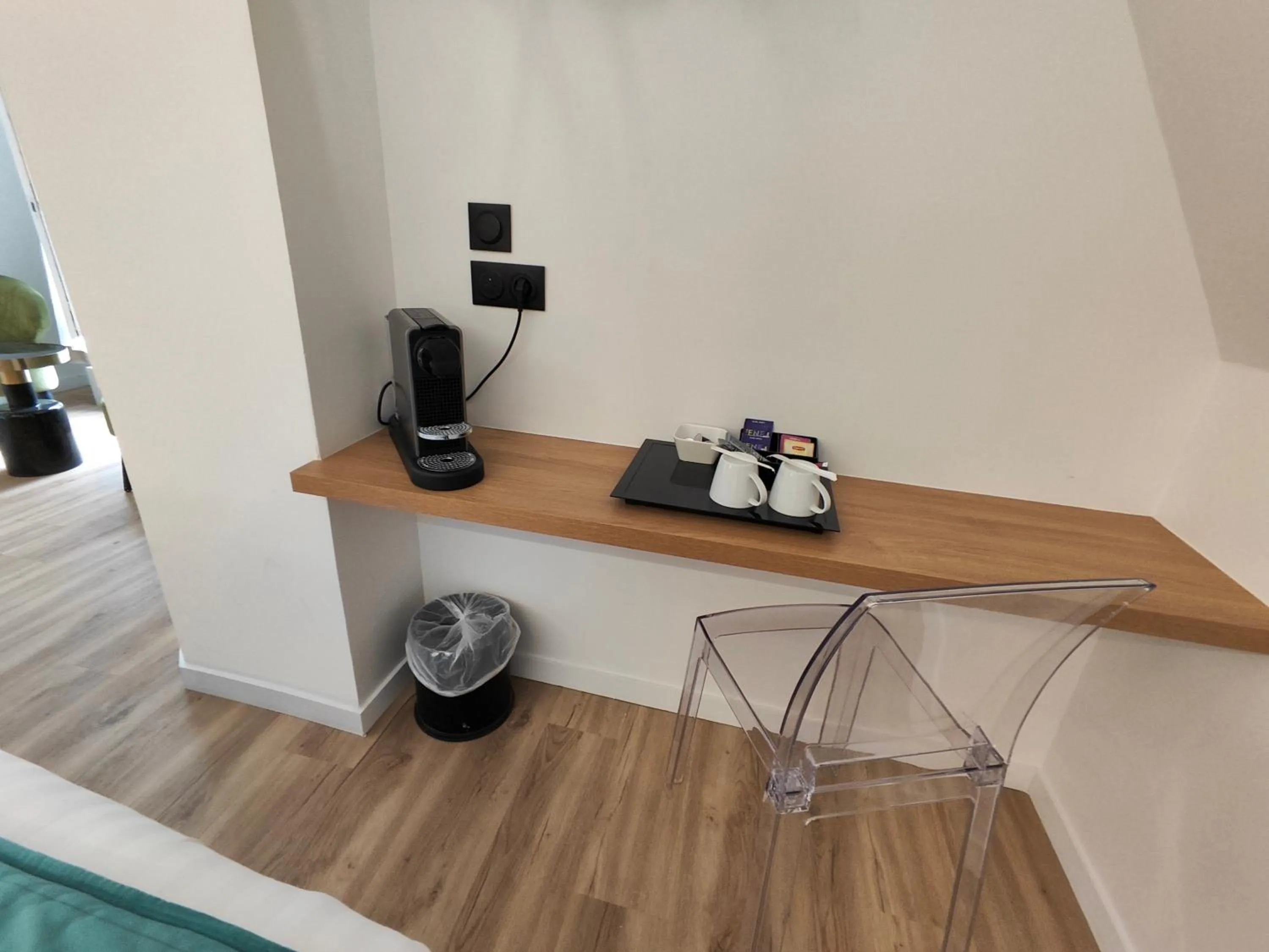 Coffee/tea facilities in 55 Hôtel Montparnasse