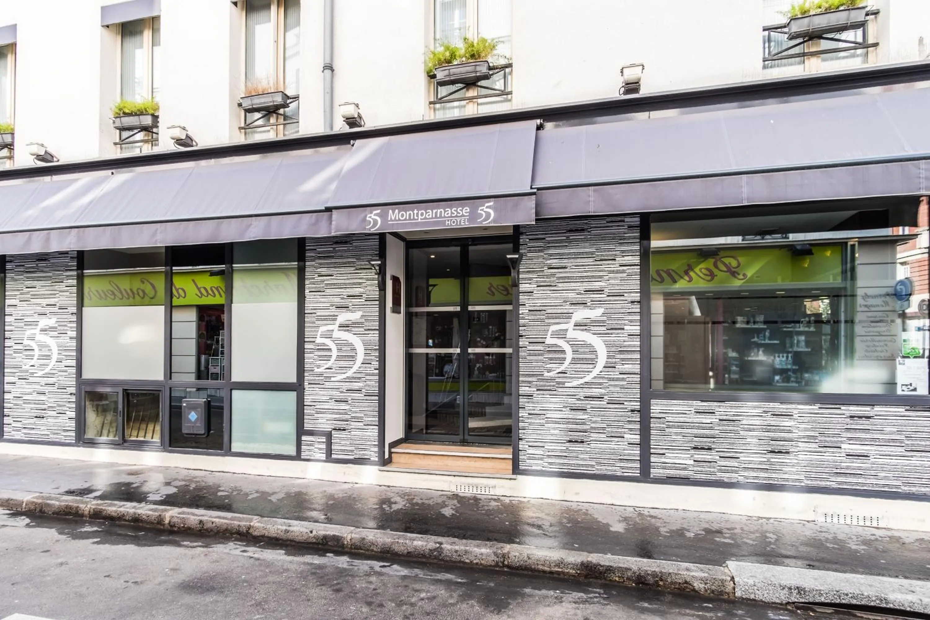 Facade/entrance in 55 Hôtel Montparnasse
