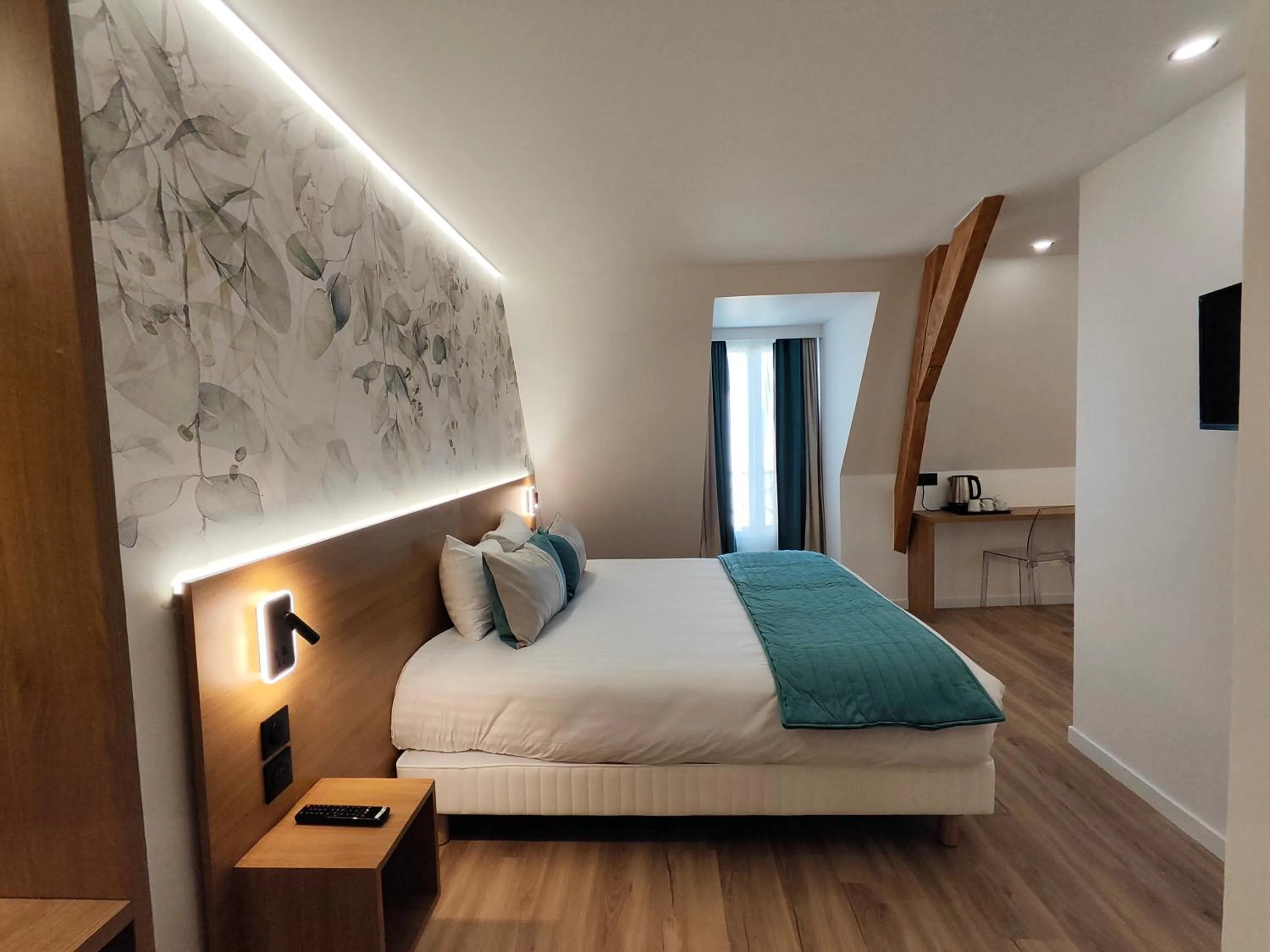 Bed in 55 Hôtel Montparnasse