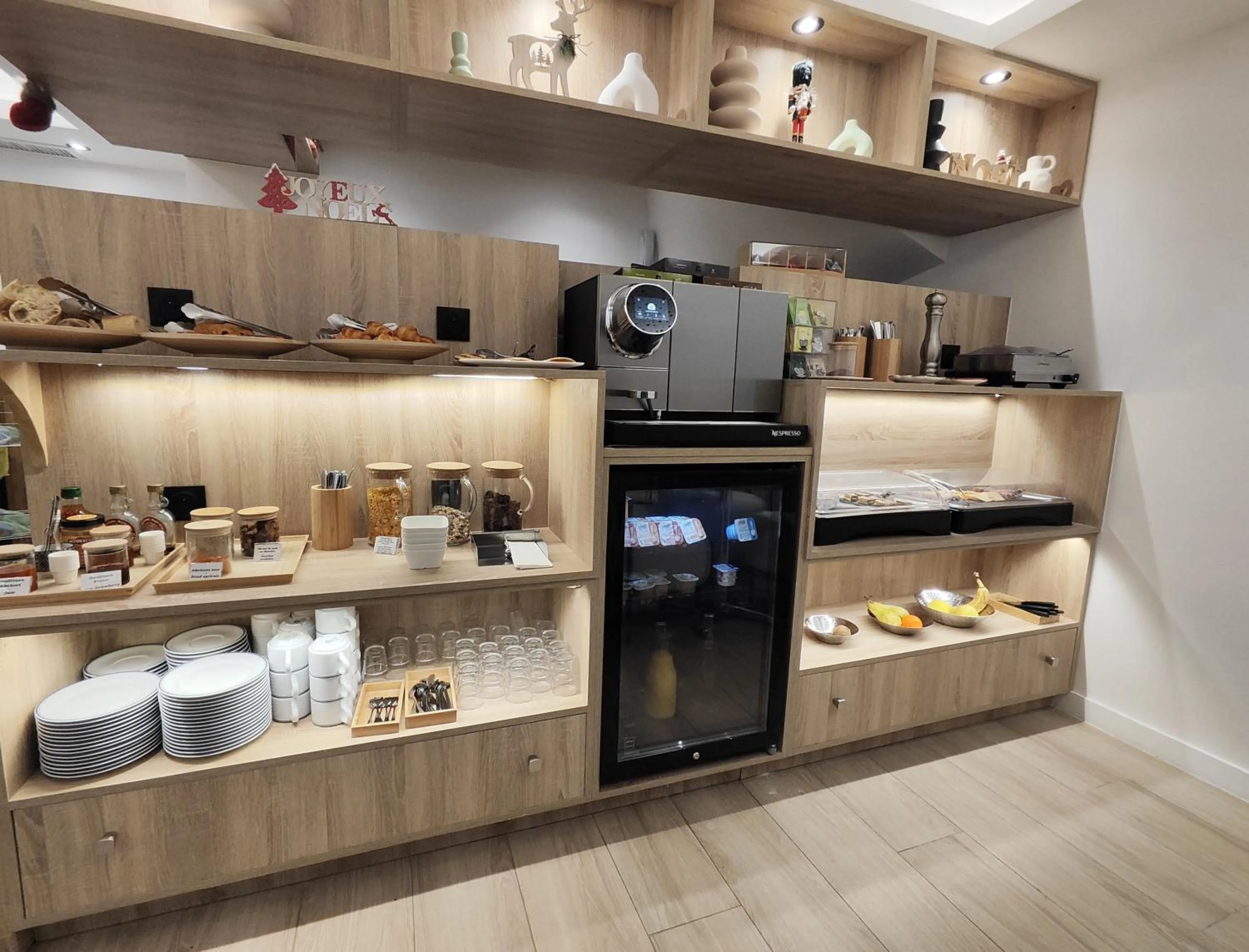 Breakfast in 55 Hôtel Montparnasse