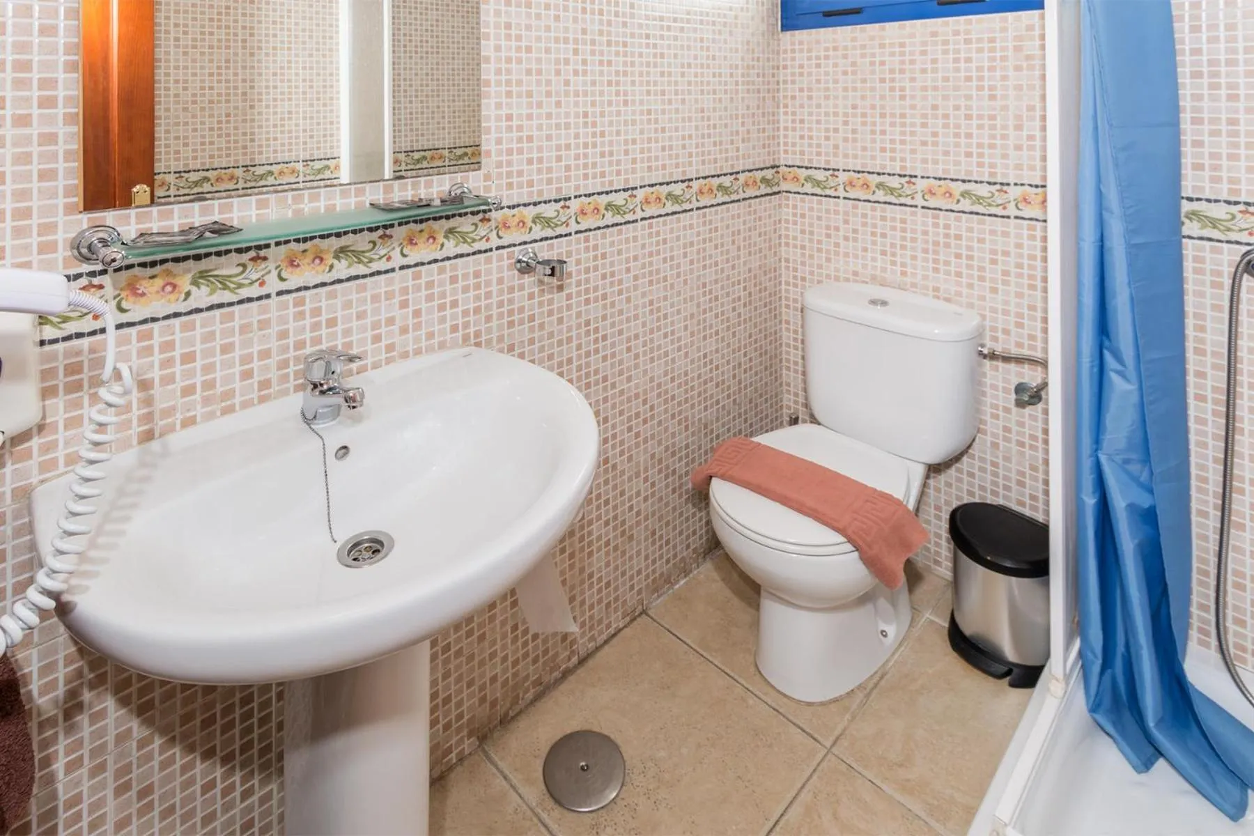 Shower in Hostal Magec